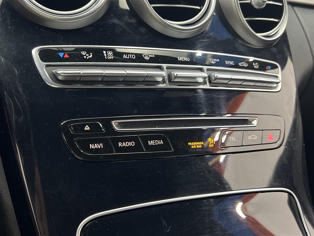 Mercedes-Benz C 250 4M AMG Skinn Navi Drag 0,49L/Mil interiör