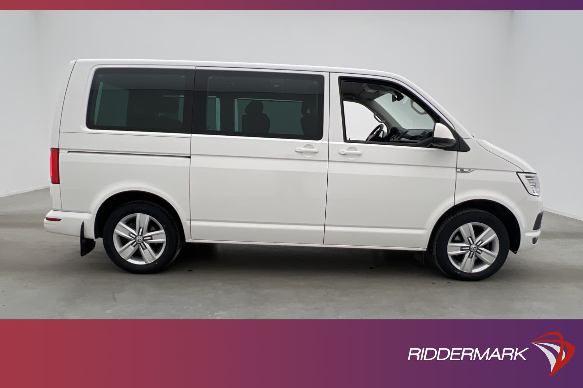 Volkswagen Multivan 2.0TSI Värmare PDC Dragkrok LED 7-Sits