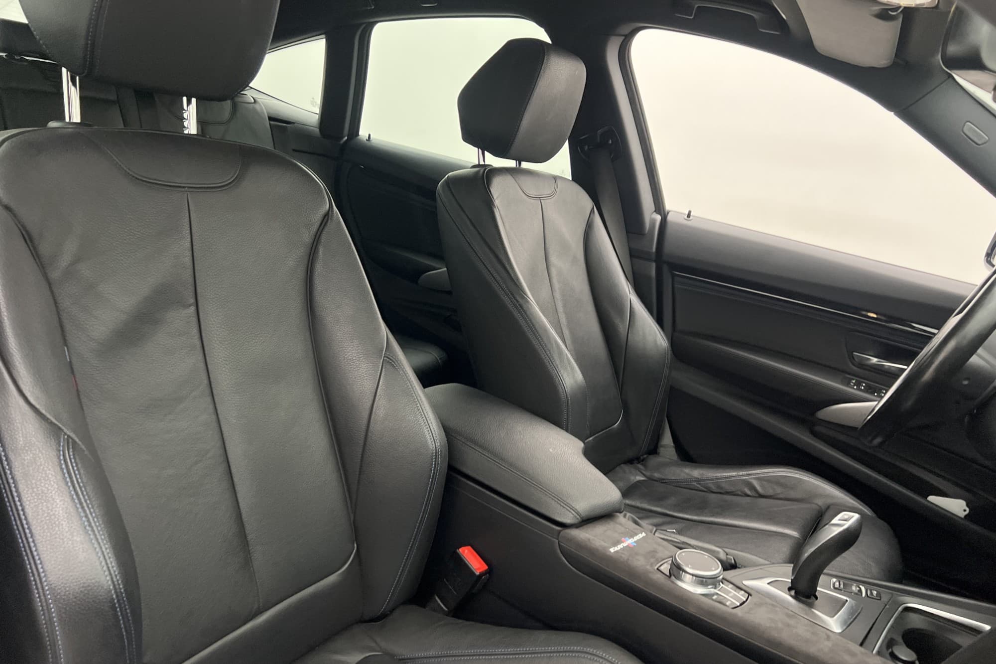 BMW 320 i xDrive GT M Sport Cockpit HiFi Navi Skinn Dragkrok