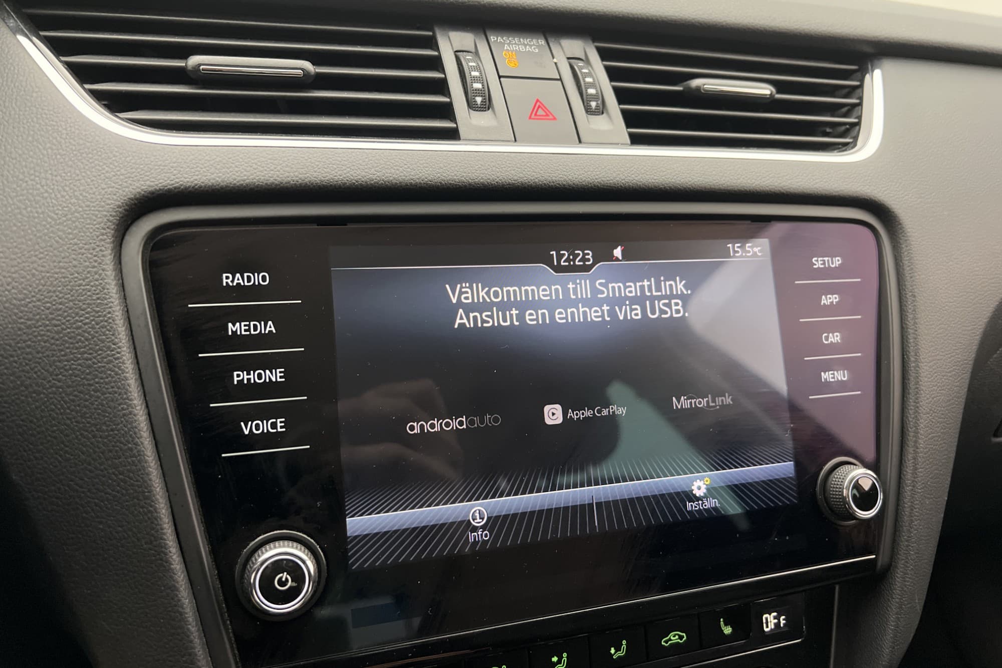 Skoda Octavia Kombi TSI 115hk Style Dragkrok CarPlay Värmare
