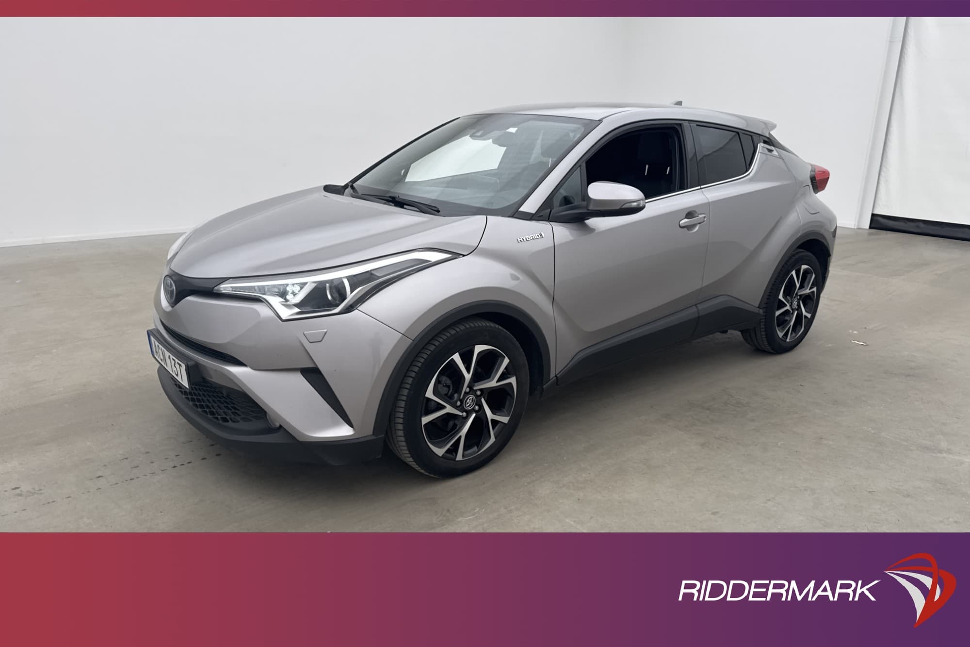 Toyota C-HR Hybrid 122hk