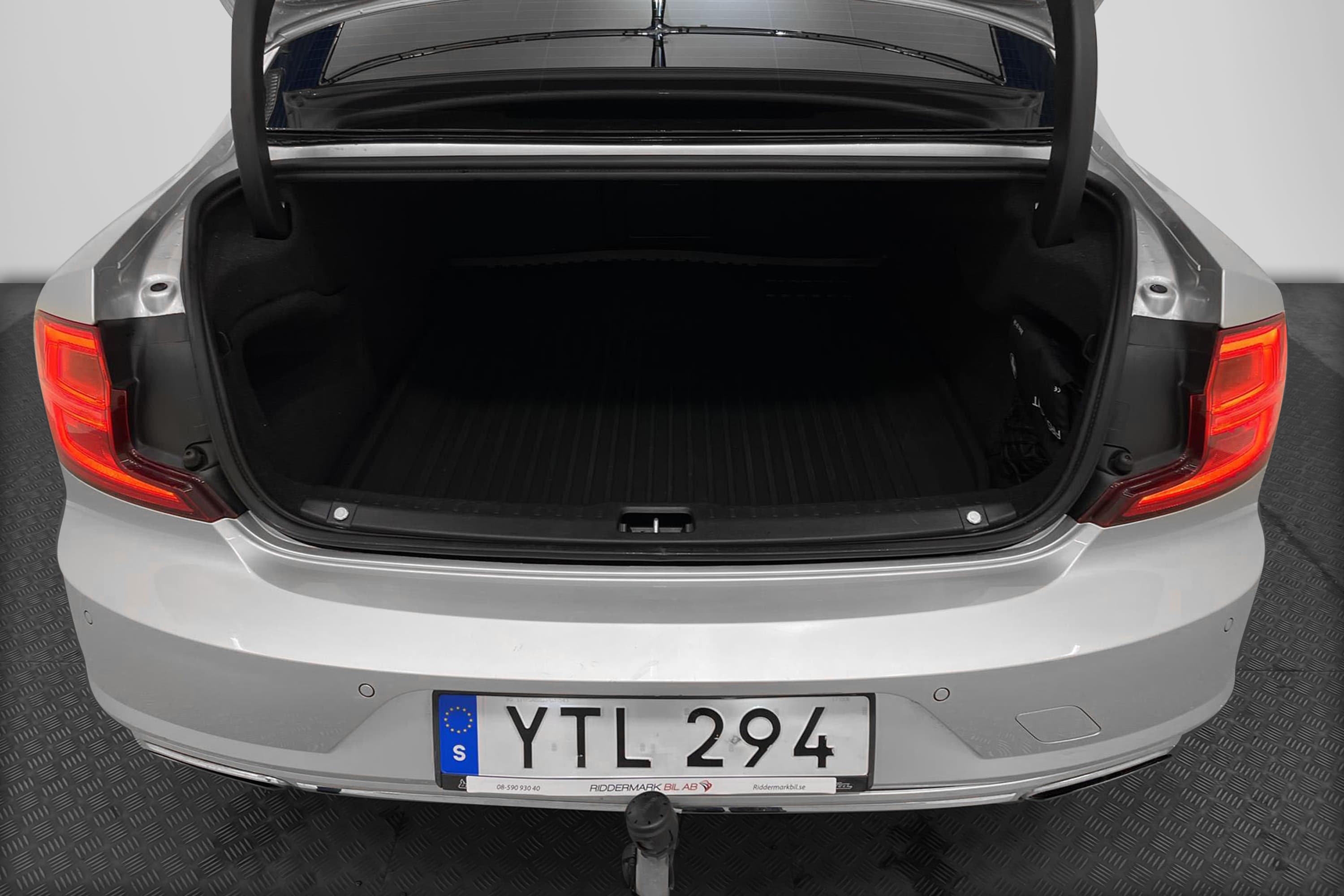 Volvo S90 D4 190hk Voc D-Värmare Dragkrok Keyless Navi BLIS