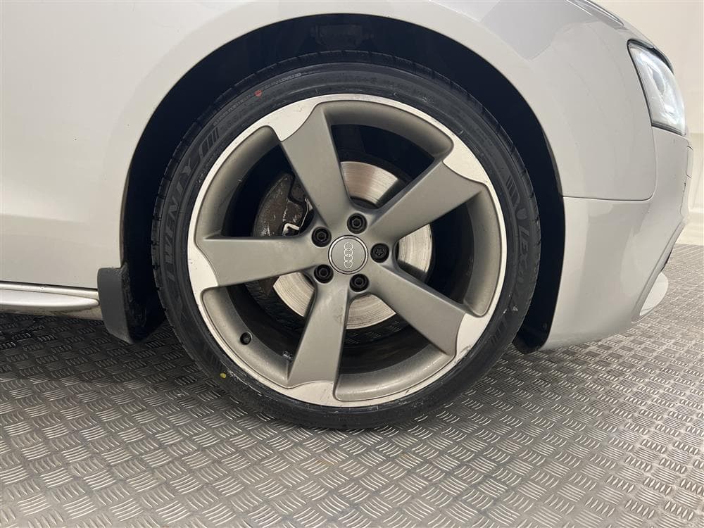 Audi A5 3.0 TDI Q 245hk S-Line B&O Navi B-Kam Svart optikinteriör