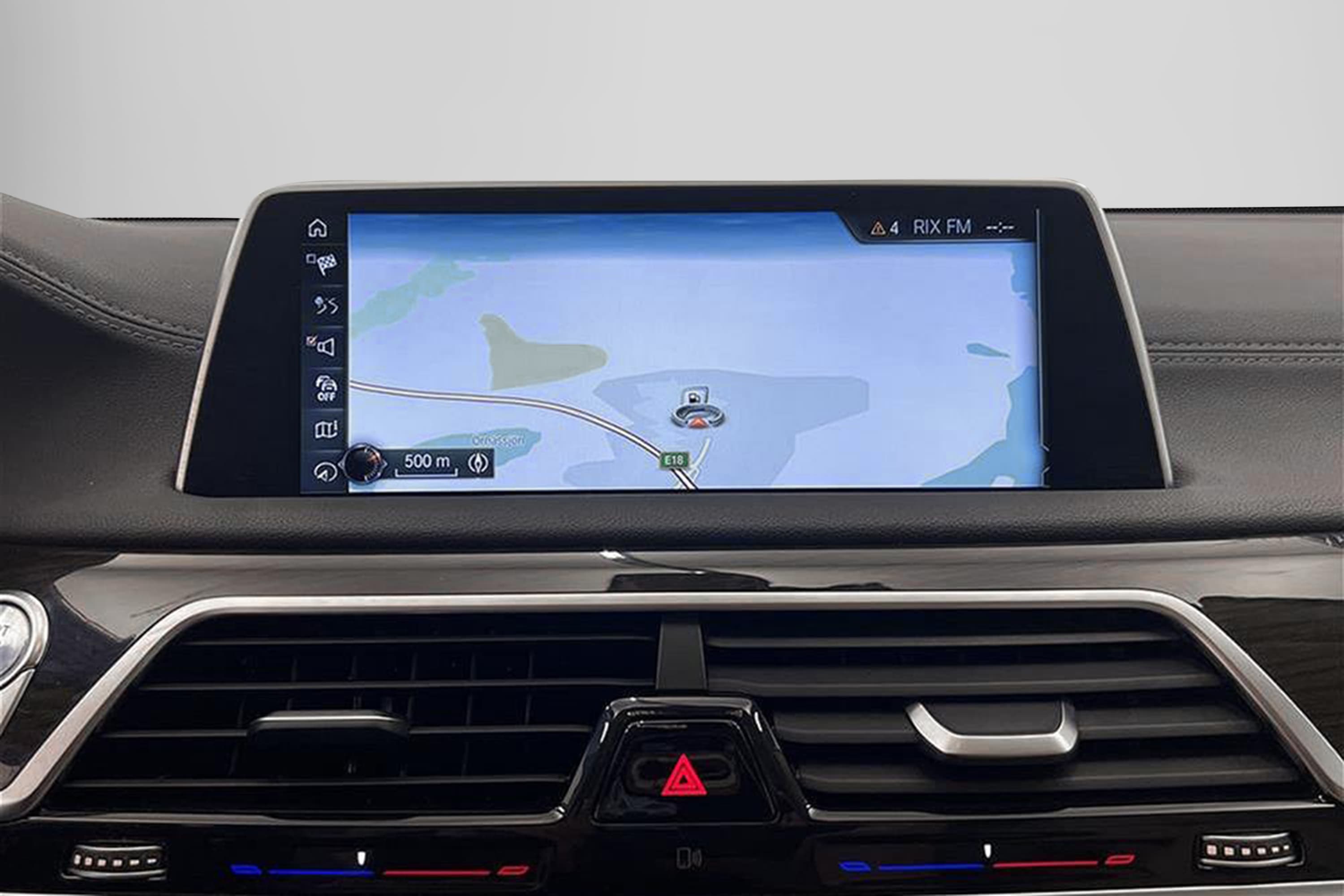 BMW 730d xDrive 265hk D-värm Skinn HiFi Navi Luftfjädringinteriör