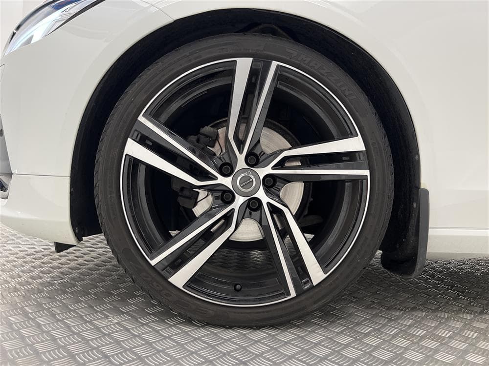 Volvo V90 D3 AWD 150hk R-Design VOC Värmare GPS PDC 0,5l/milinteriör