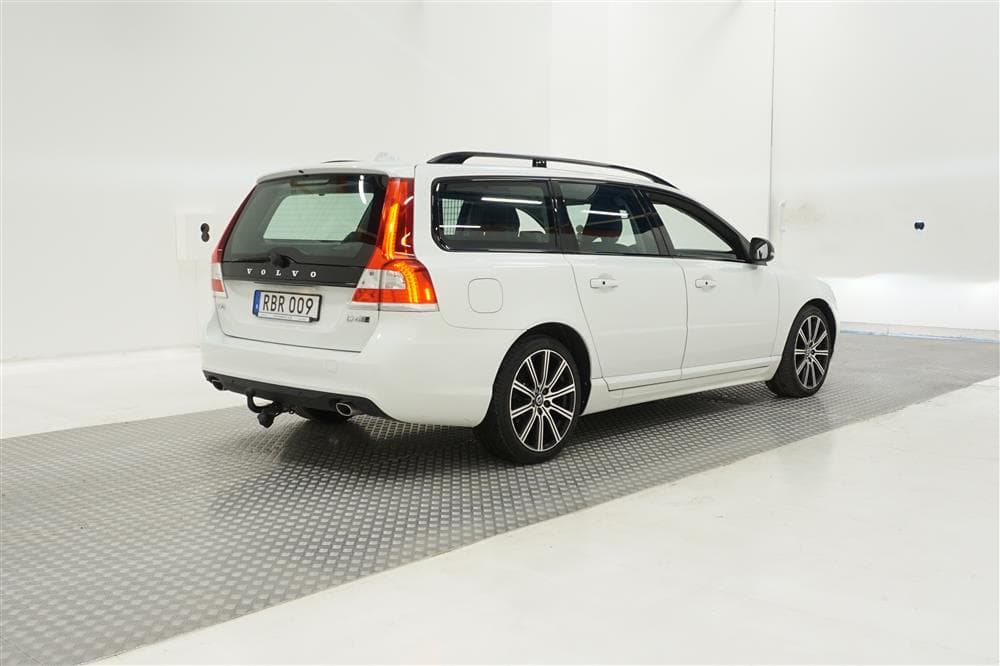 Volvo V70 II D4 AWD 181hk Dynamic Edt Momentum Classicexteriör