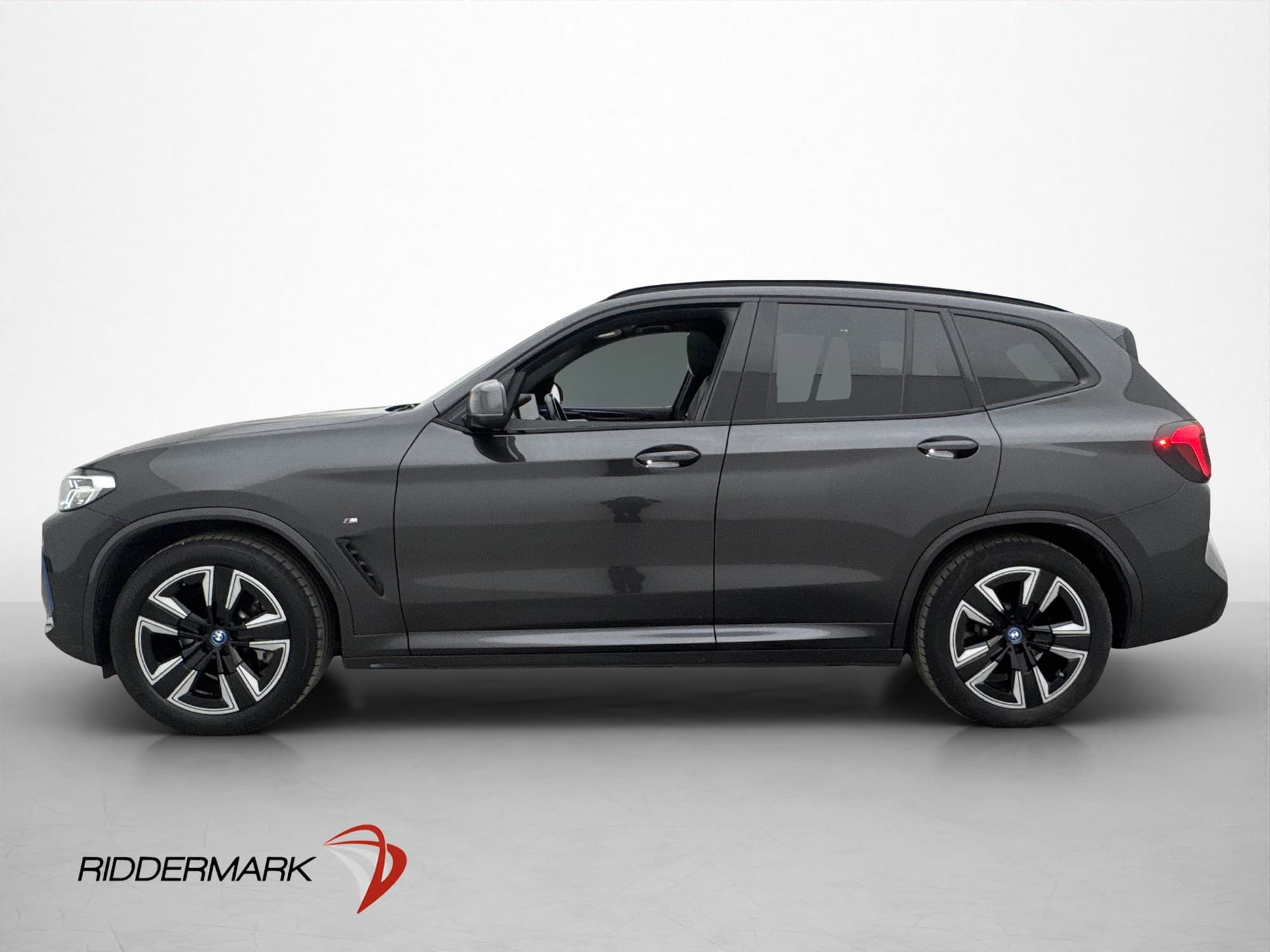 BMW iX3 286hk M Sport Charged Pano Kamera Skinn Drag MOMS