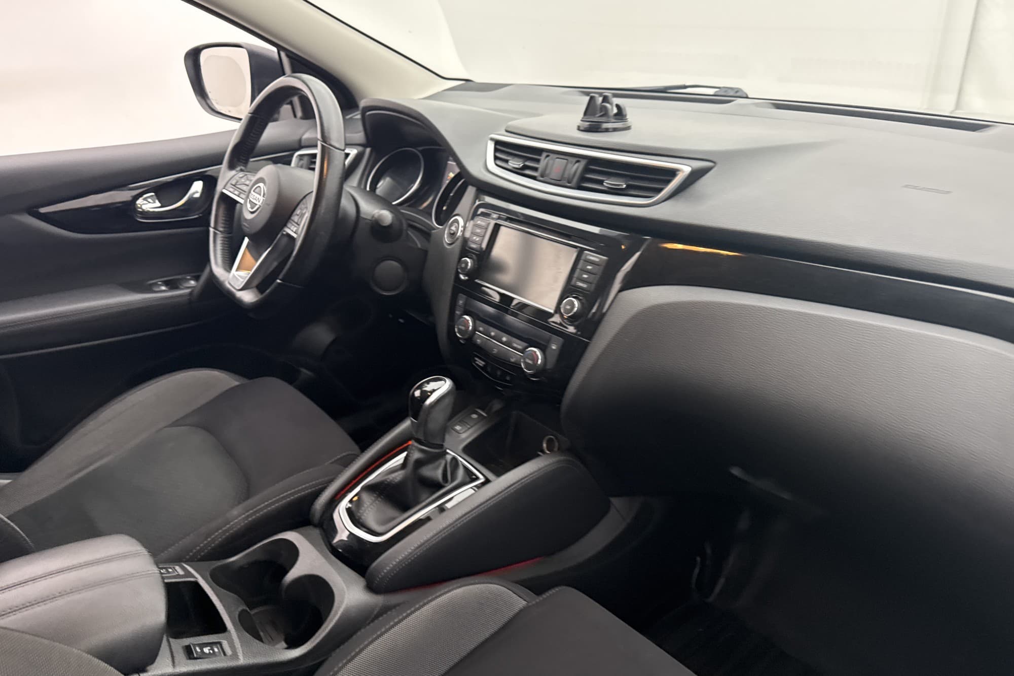 Nissan Qashqai 1.3 DIG-T 160hk 360° Navi Farthållare