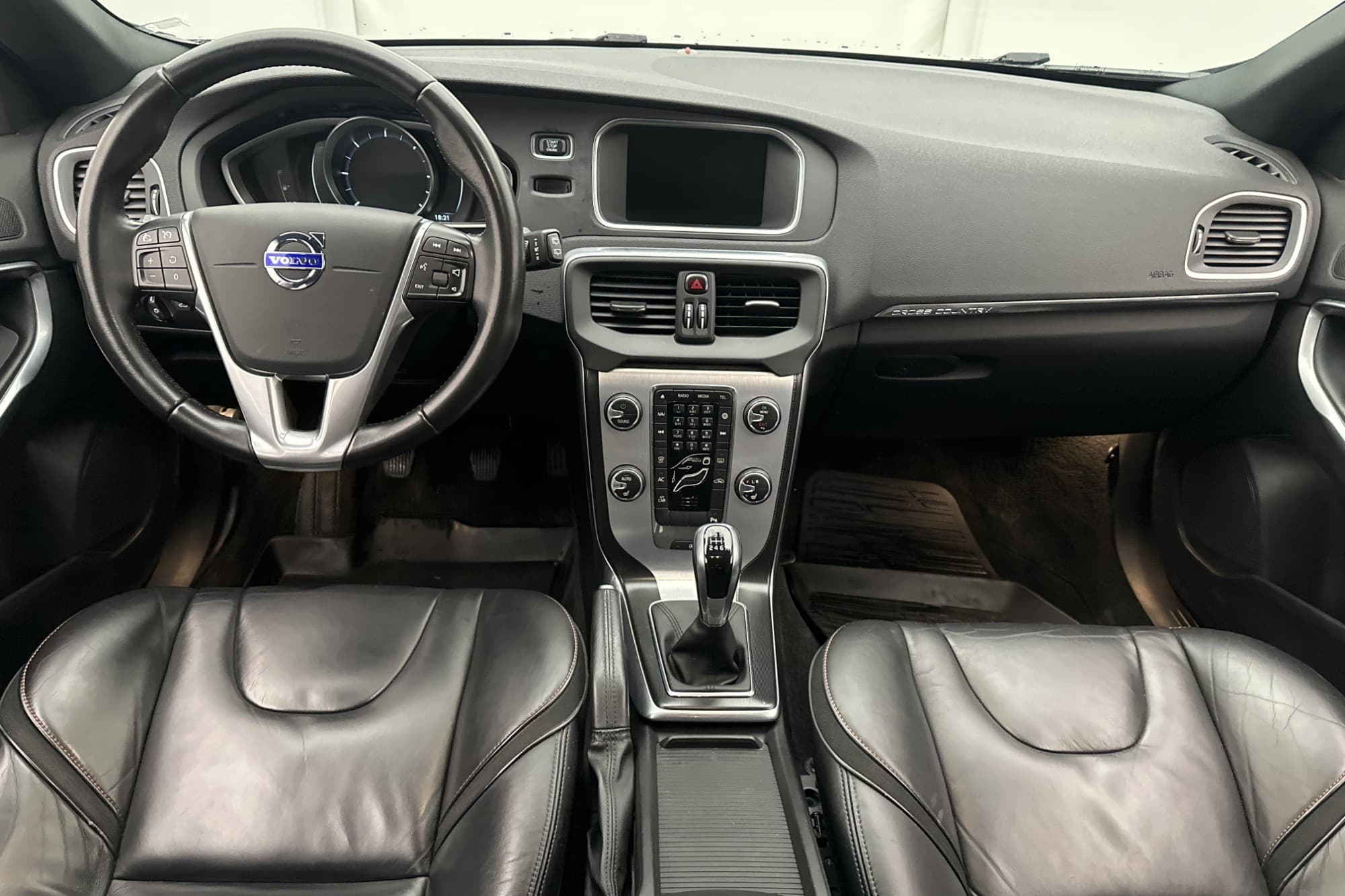 Volvo V40 Cross Country D3 150hk Ocean Race Värmare Skinn