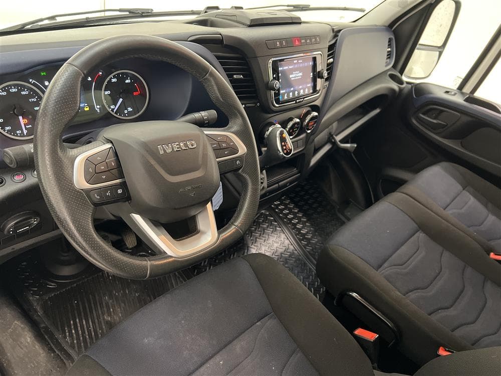 Iveco Daily 35 Automat Bakgavel Kamera Värmare Moms 