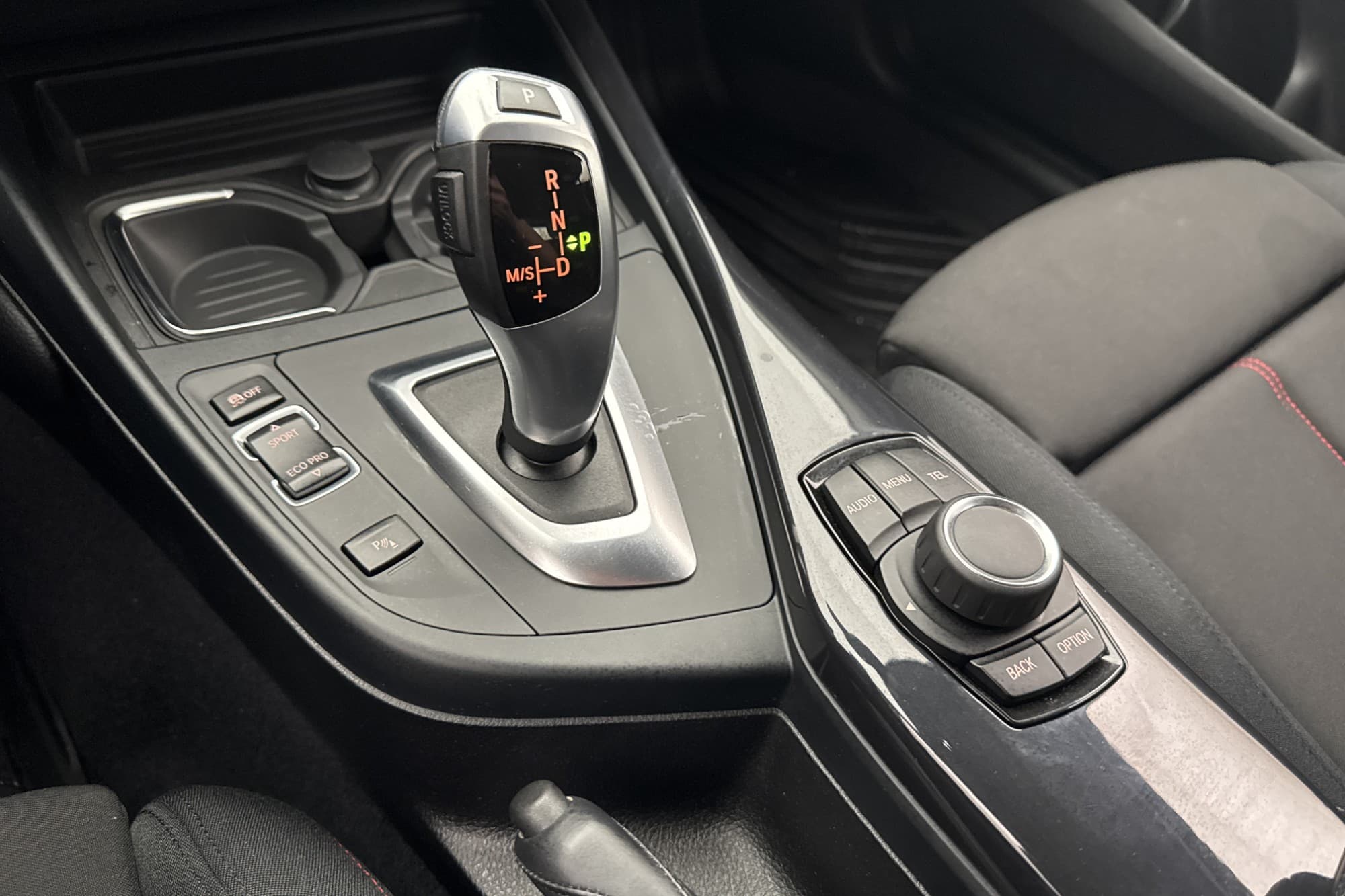 BMW 116 d Sport Line HiFi Kamera Farthållare Keyless-Start