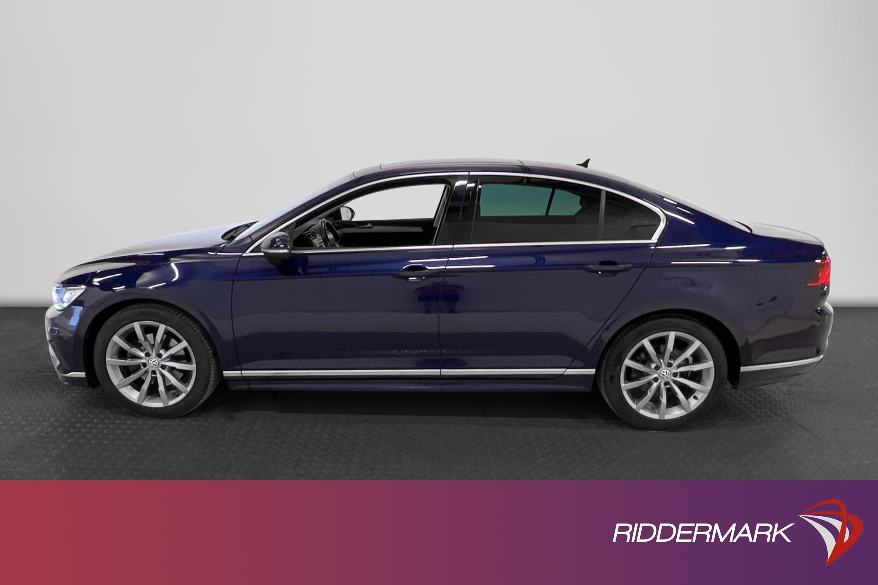 Volkswagen Passat 220hk