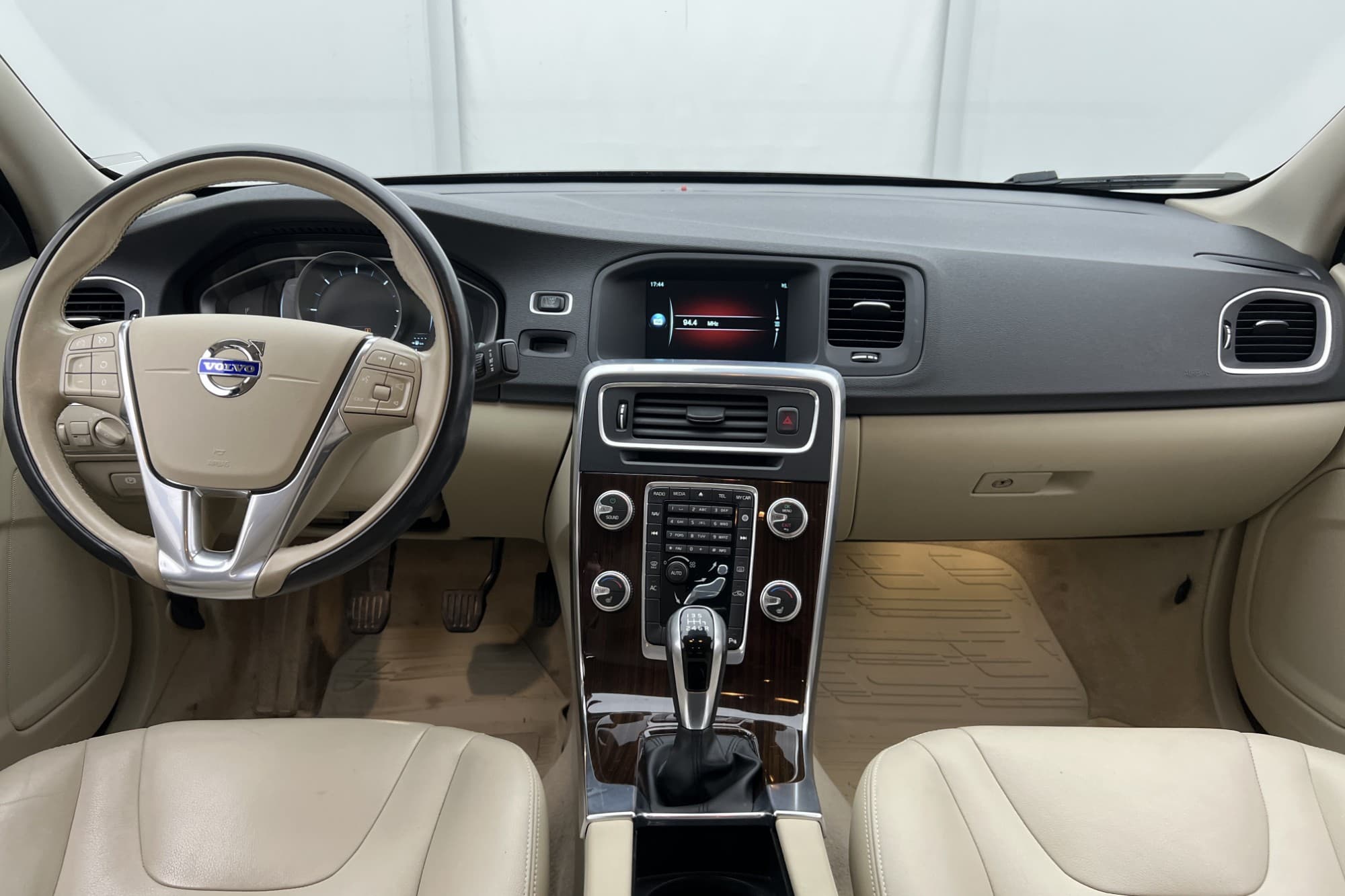 Volvo S60 D3 150hk Summum VOC Värmare Navi Skinn Elstol