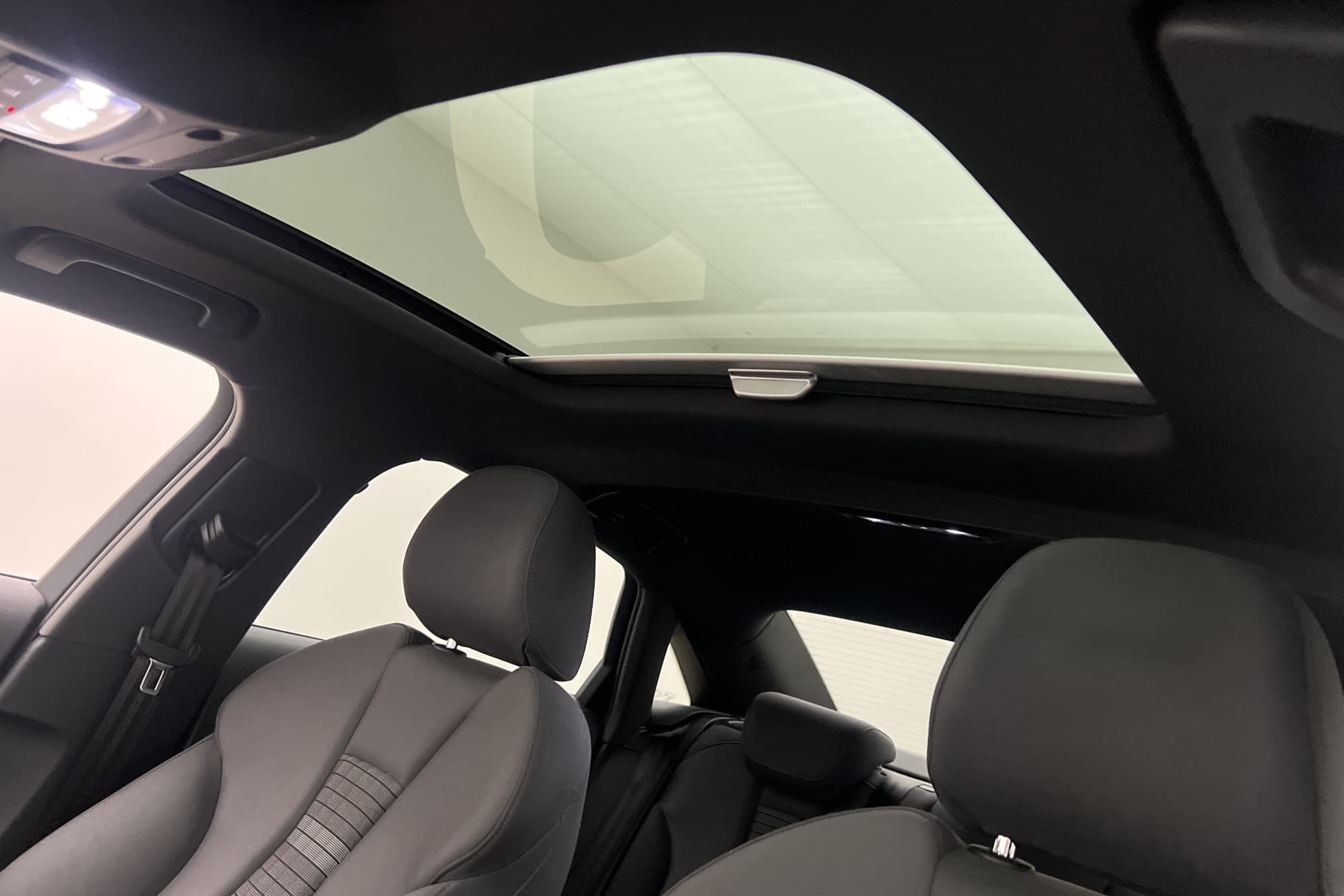 Audi A3 Sedan 1.4 TFSI 150hk S-Line Cockpit Panorama Navi