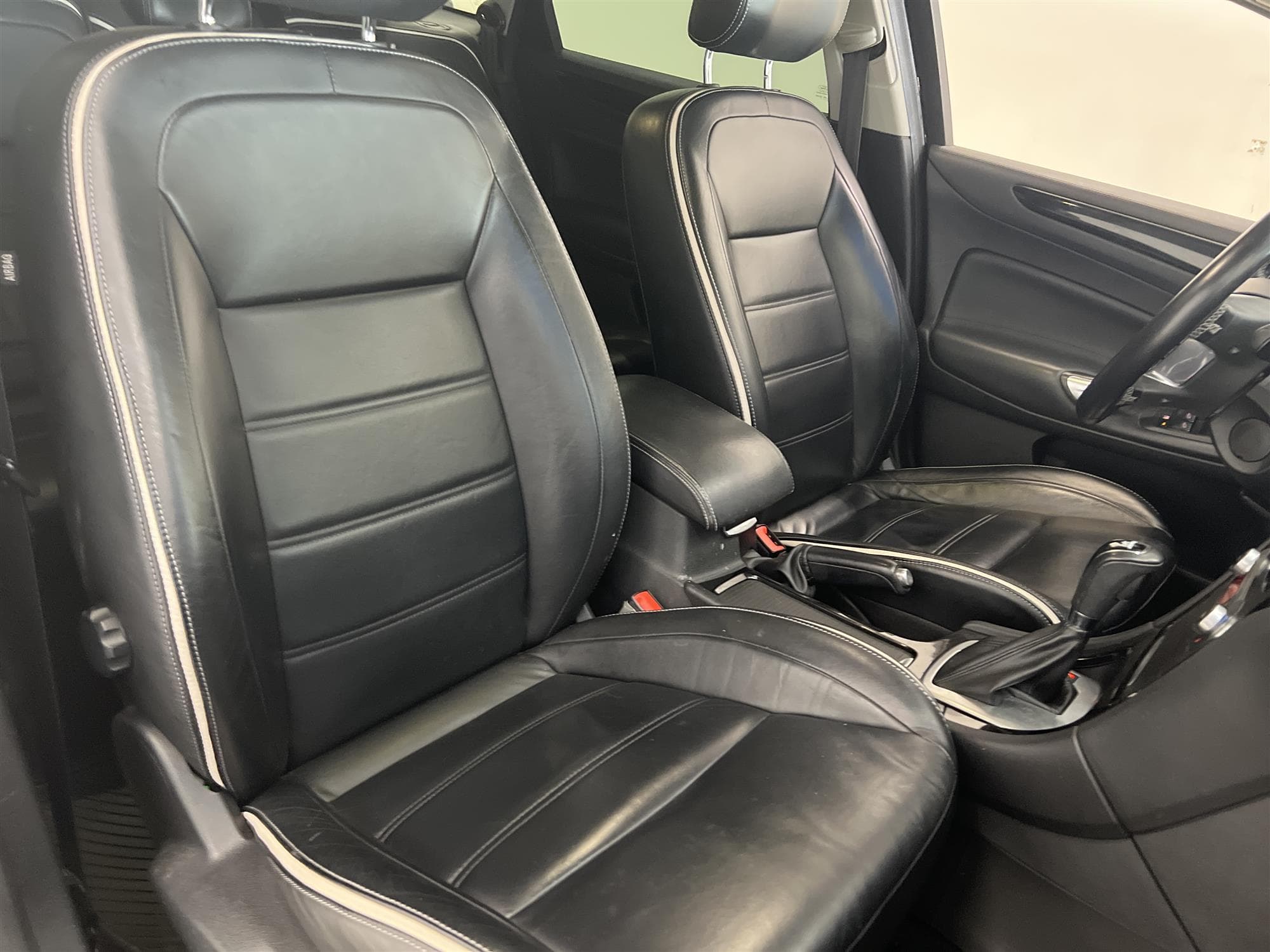 Ford Mondeo 2.0 TDCi 163hk D-Värm Drag Skinn Keyless Elstol