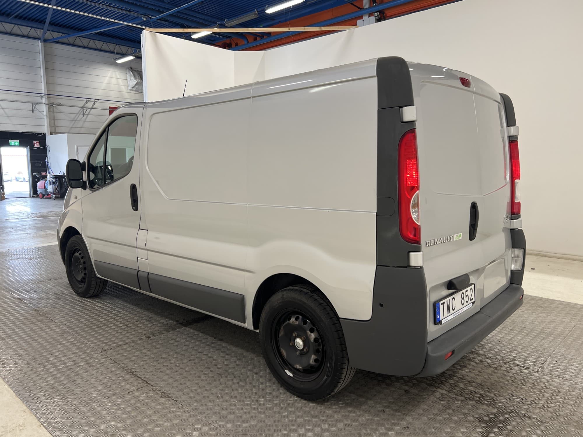 Renault Trafic 2.0dCi 114hk Automat Värmare 3-Sits
