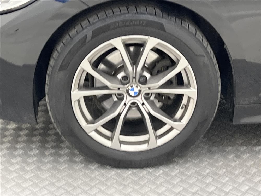 BMW 320d 190hk xDrive Sport line Skinn Cockpit Navi Draginteriör