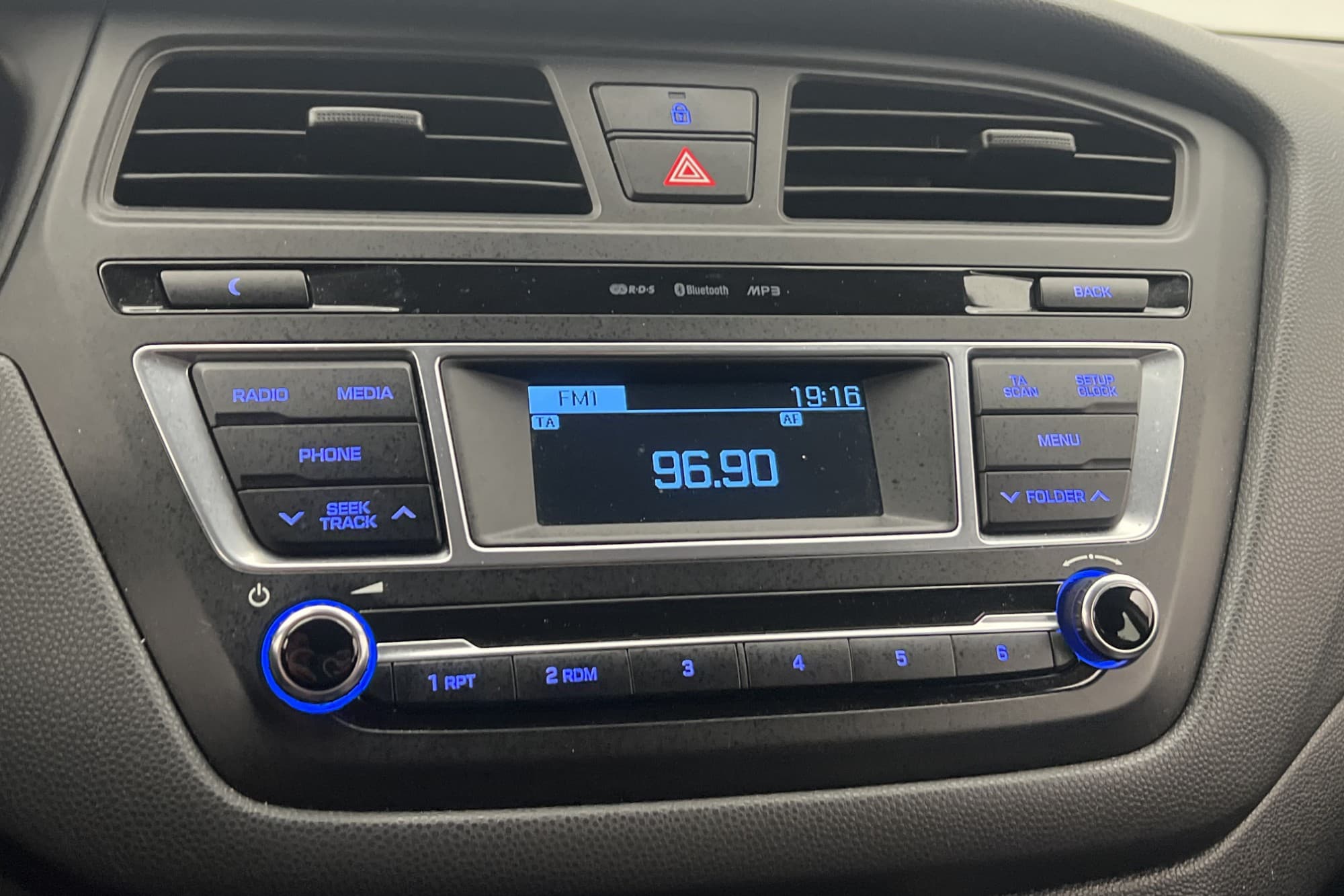 Hyundai i20 1.4 101hk Premium 1064kr Årsskatt 0,62L/mil
