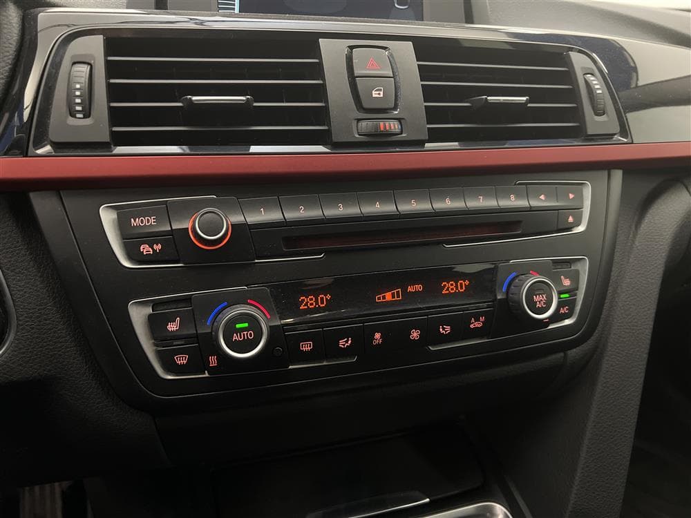 BMW 320d GT xDrive 184hk Sport line Värmare Sportavgas Draginteriör