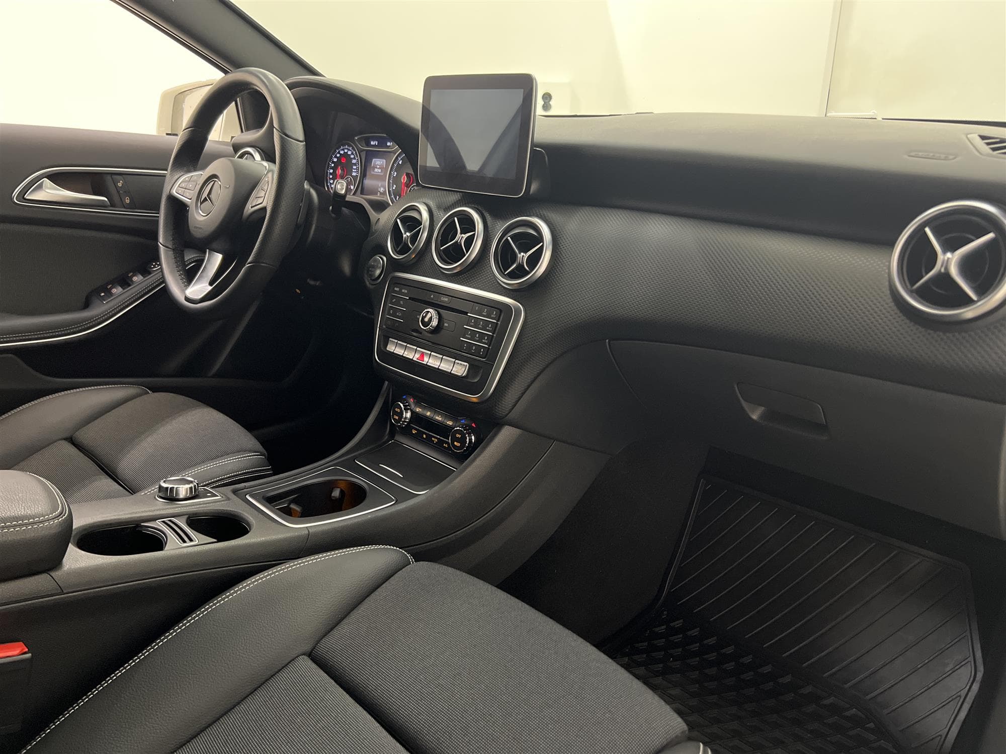 Mercedes-Benz A 180 122hk 7G-DCT AMG  Kamera Nybes 0.42l/mil