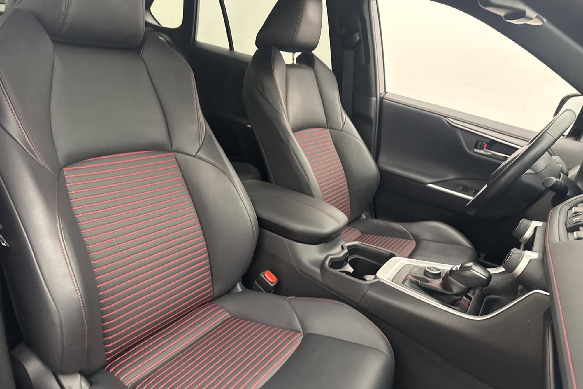 Toyota RAV4 Plug-In AWD 306hk X-Edition JBL Kamera MOMS