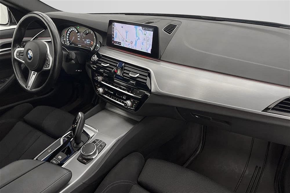 BMW 520 d xDrive 190hk M-Sport HiFi Kamera Navi Värmare Drag