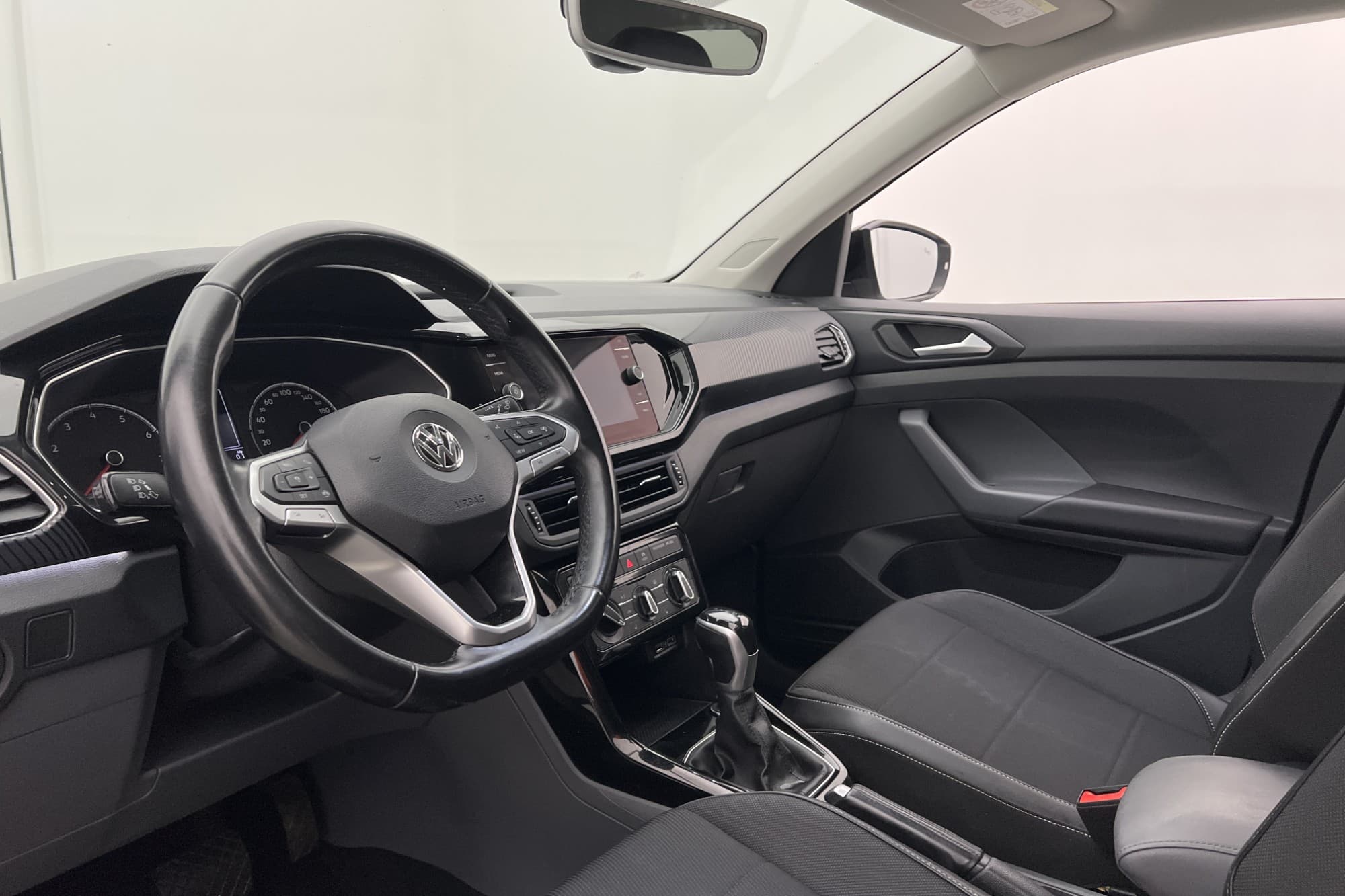 Volkswagen T-Cross 1.0 TSI 116hk GT Värmare CarPlay Sensorer