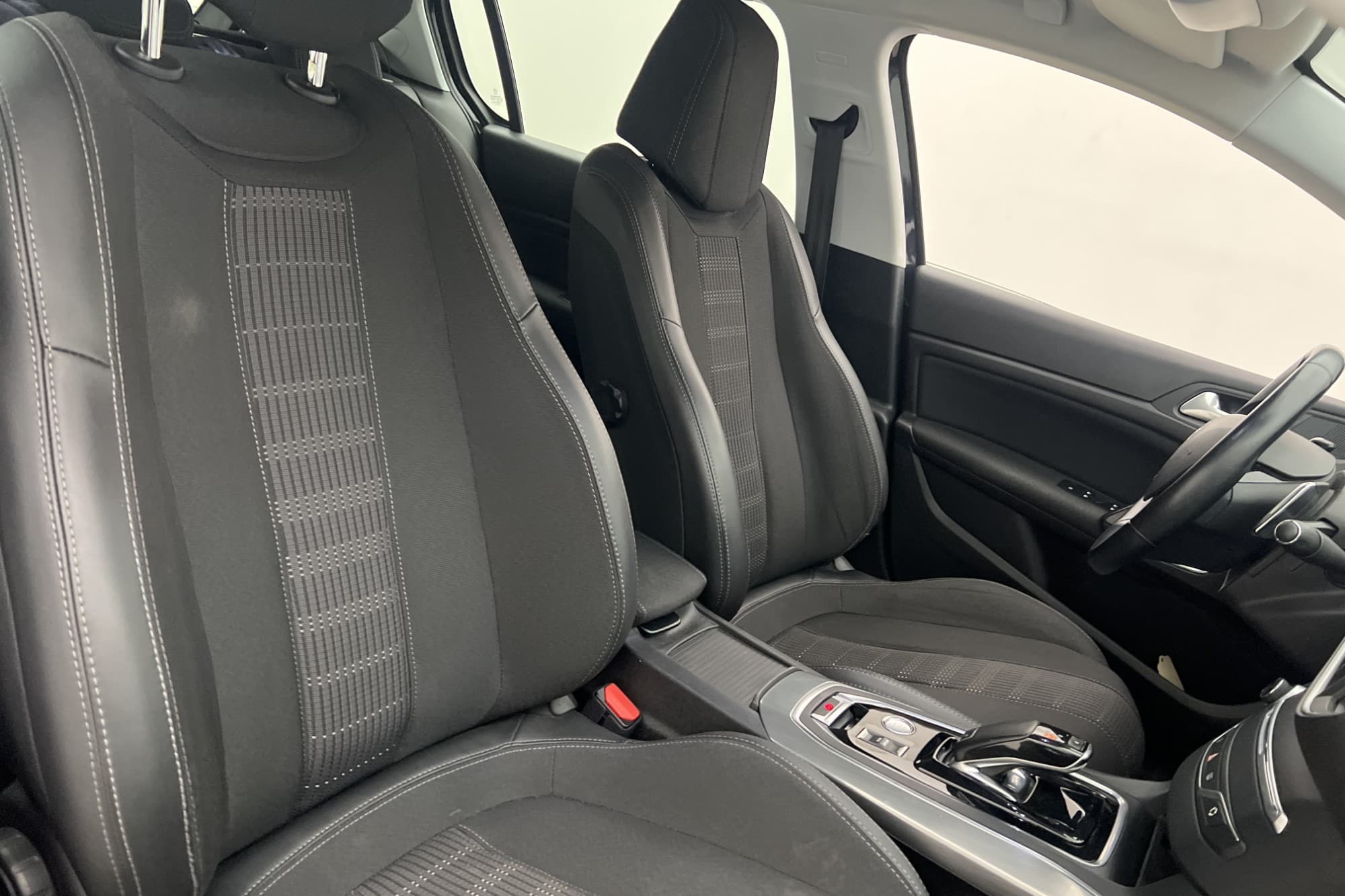 Peugeot 308 1.2 130hk Allure Sensorer Halvskinn CarPlay