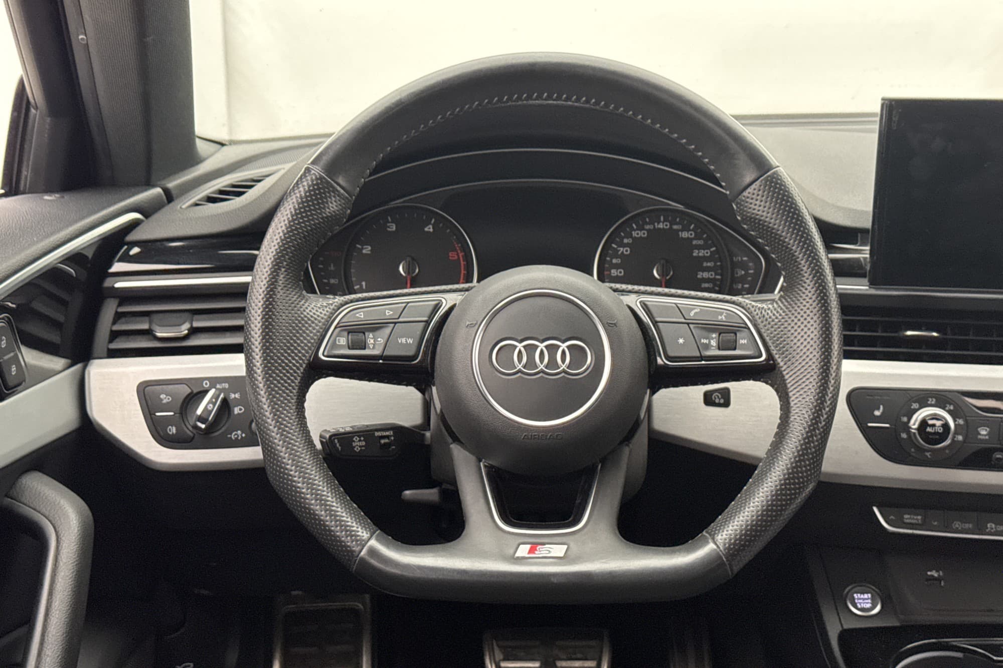 Audi A4 40 TDI Q S-Line D-Värmare Navi Halvskinn Drag MOMS