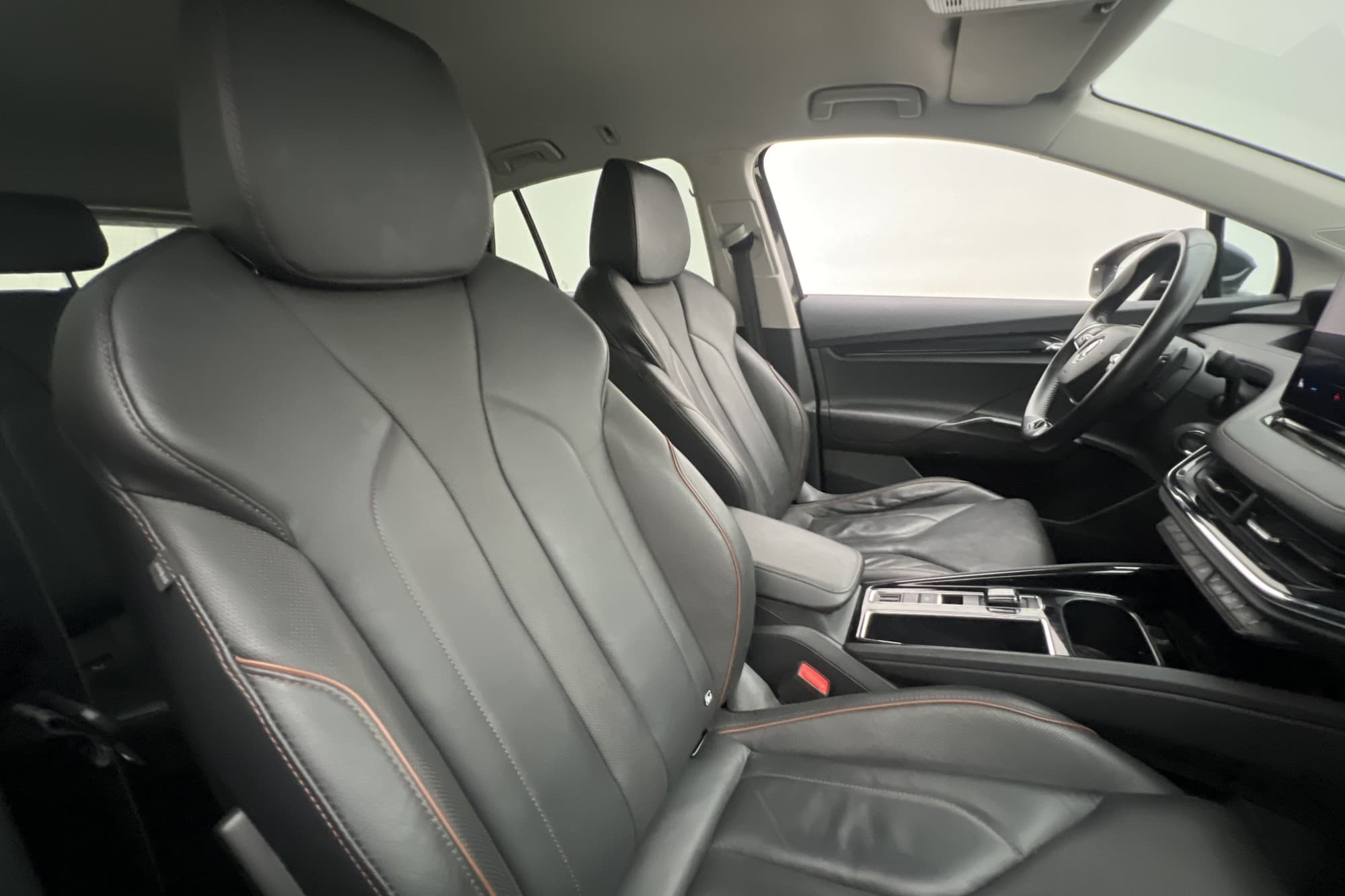 Škoda Enyaq iV 80 Värmare Skinn Kamera CarPlay Adapt-fart