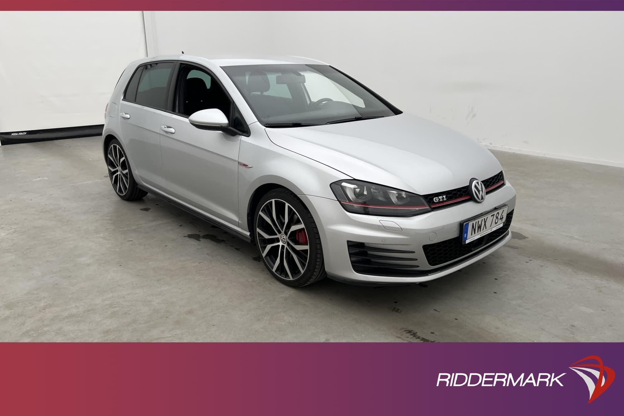 Volkswagen Golf GTI Performance 230hk