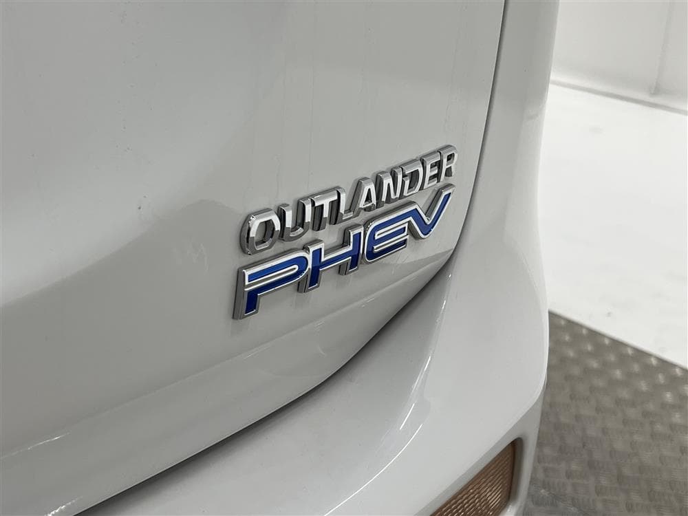 Mitsubishi Outlander PHEV 4WD Business Navi 2-brukareinteriör