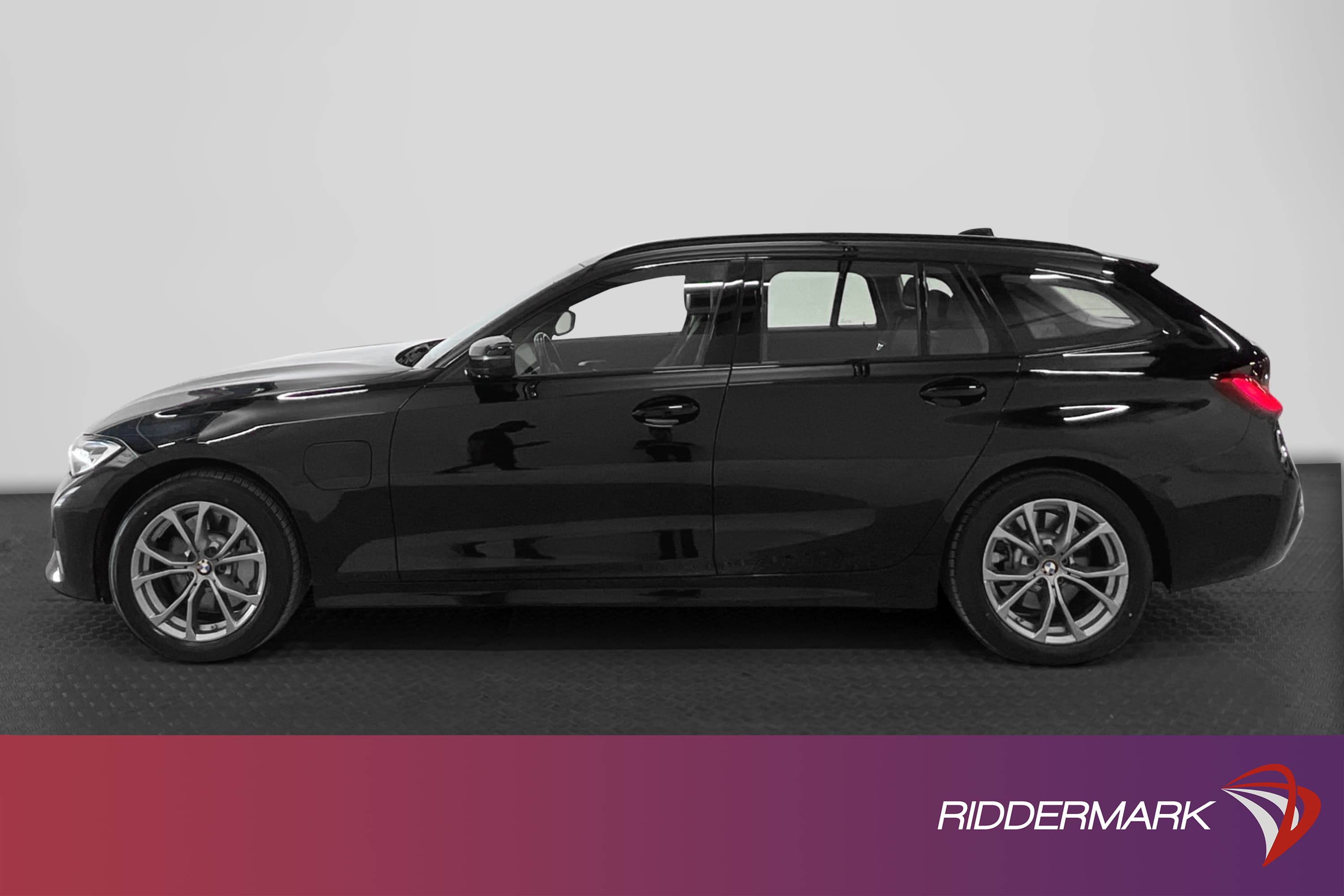 BMW BMW 330e xDrive Touring 292hk