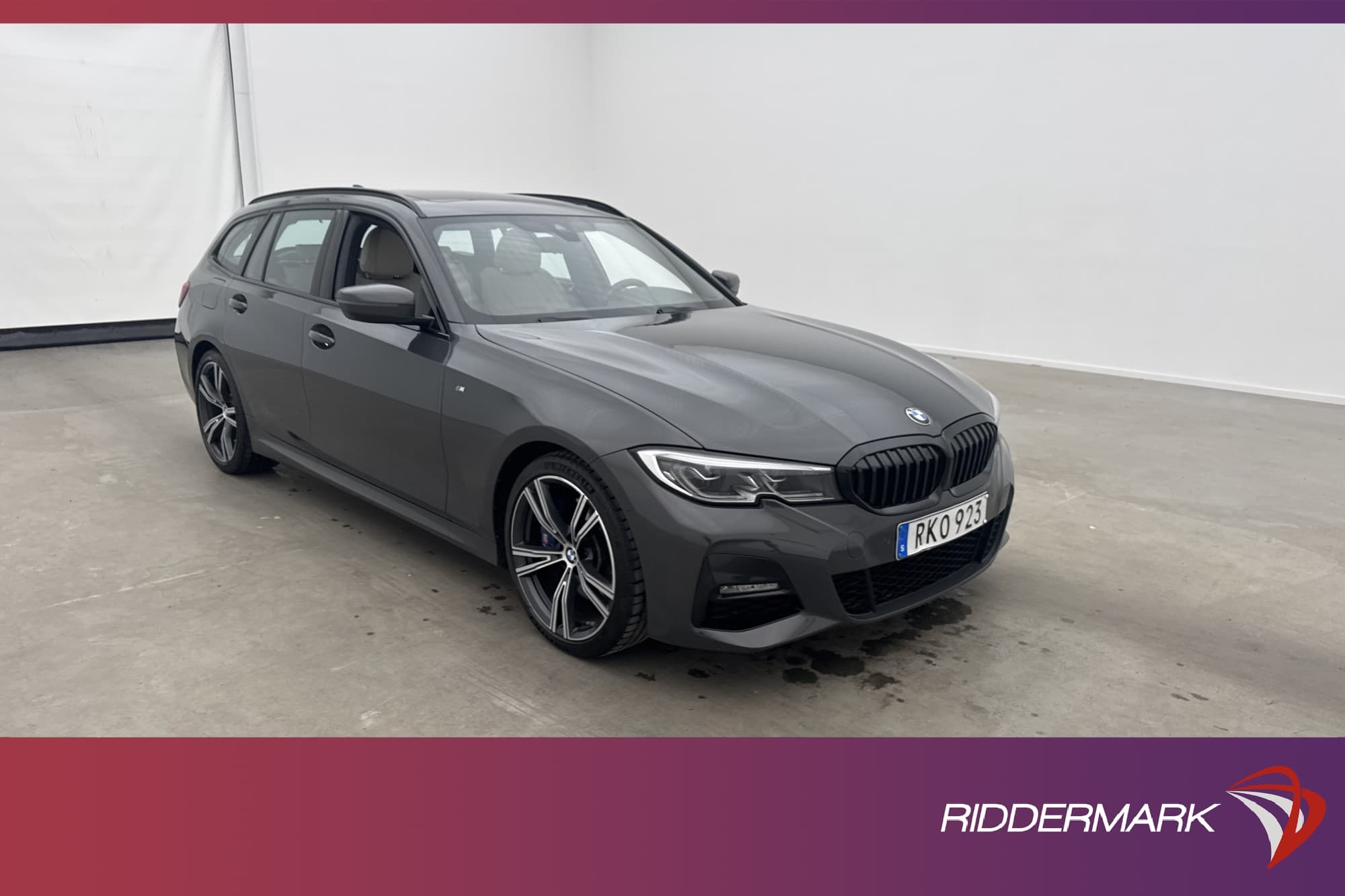 BMW 330i xDrive Touring 258hk M Sport H/K HUD Pano Drag