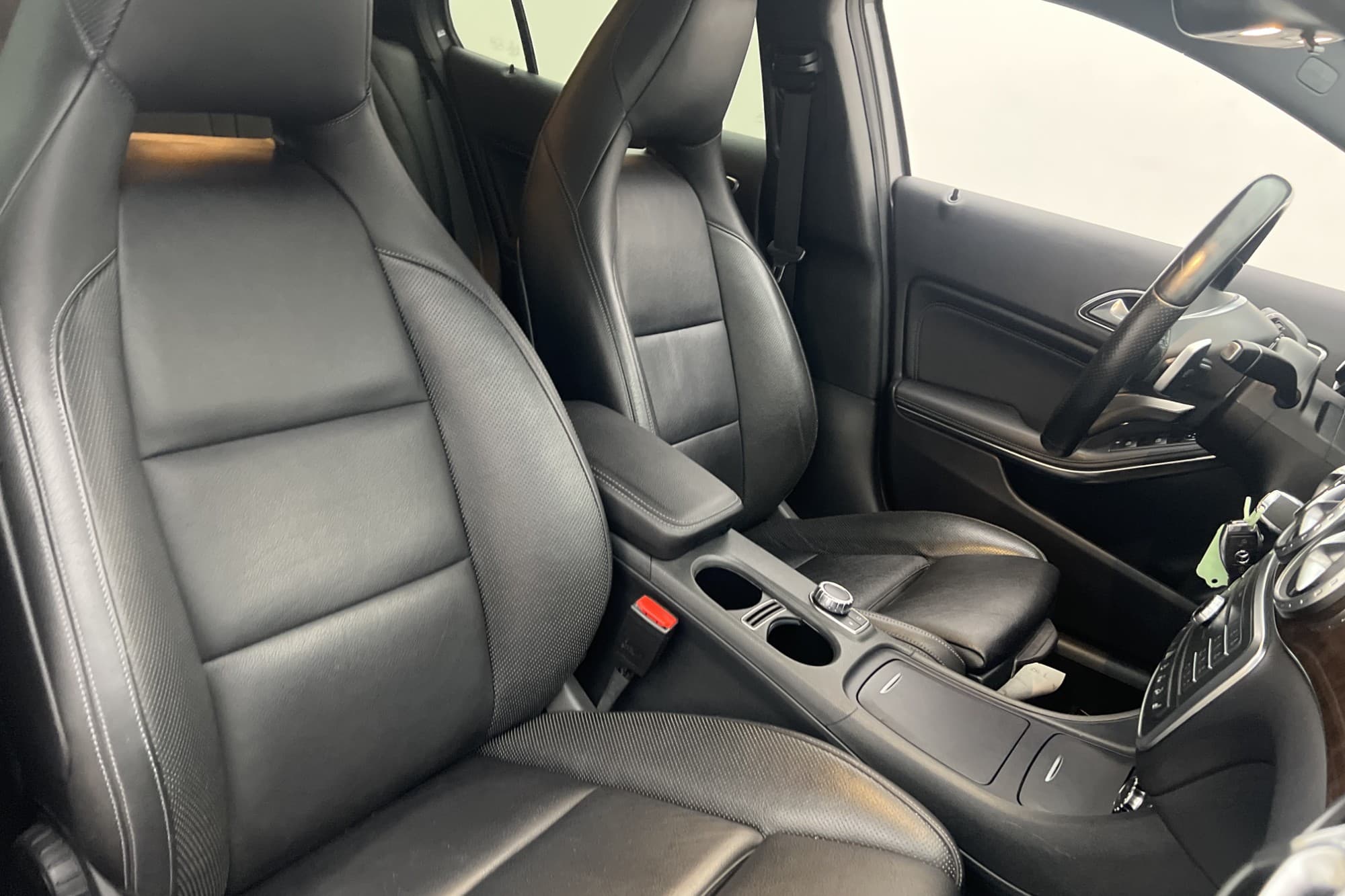 Mercedes-Benz GLA 220 d 4M AMG Kamera Skinn Farthållare