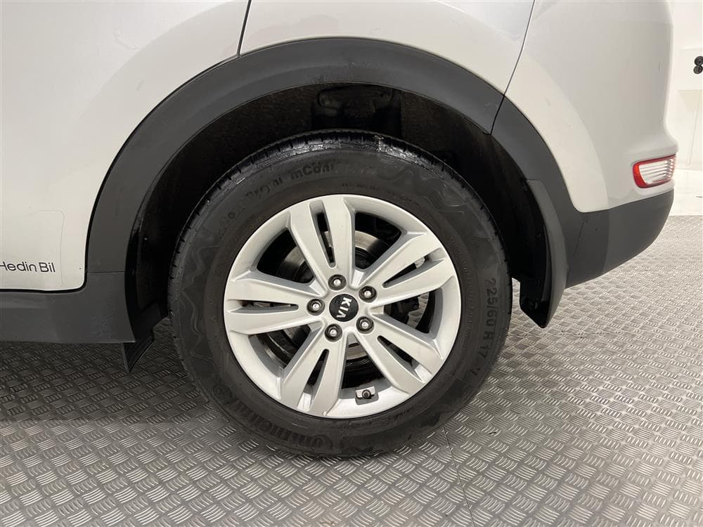 Kia Sportage 1.6 136hk Navi B-Kam M-värm Välserv 0,64l/milinteriör