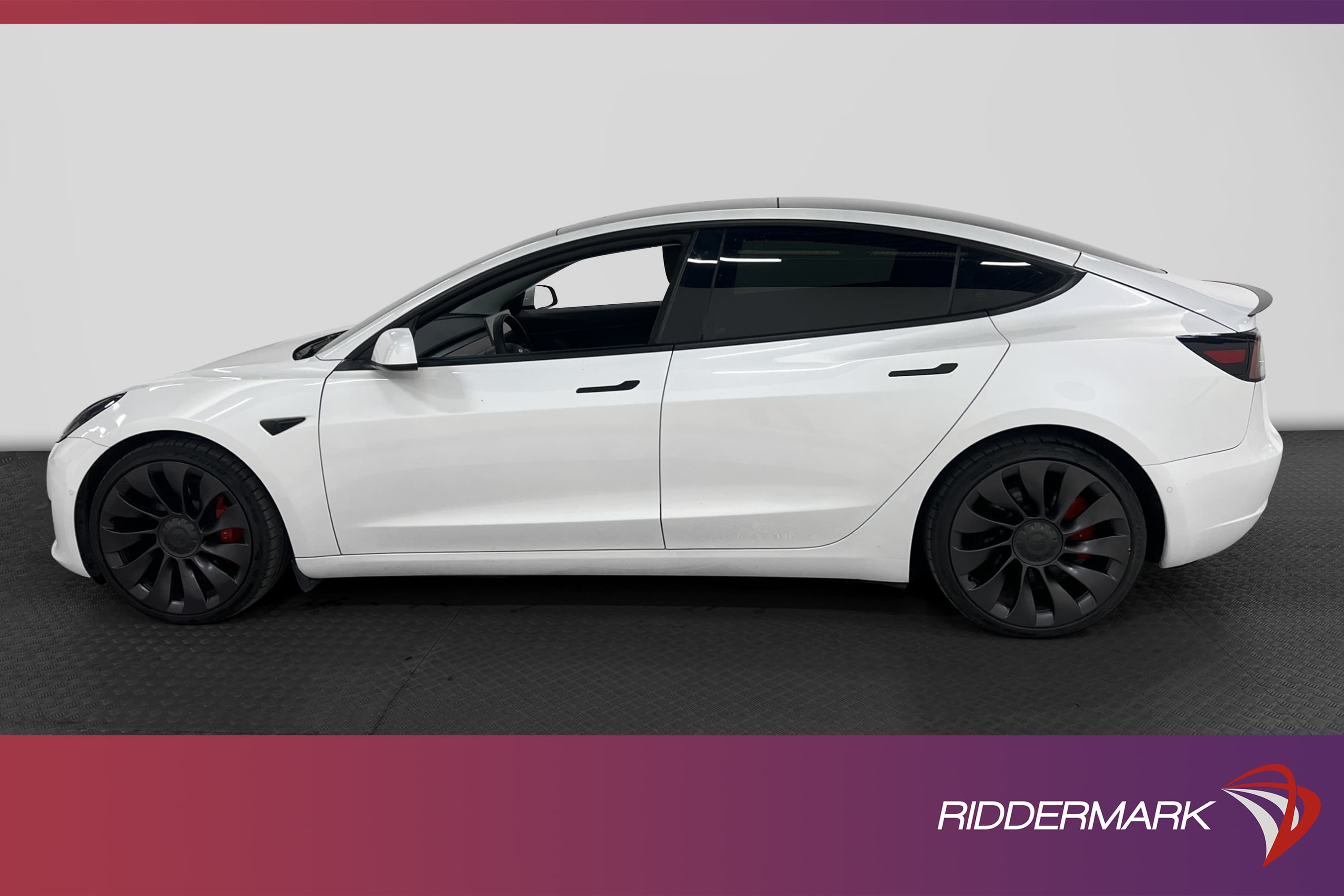Tesla Model 3 Performance AWD 513hk Svensksåld Autopilot