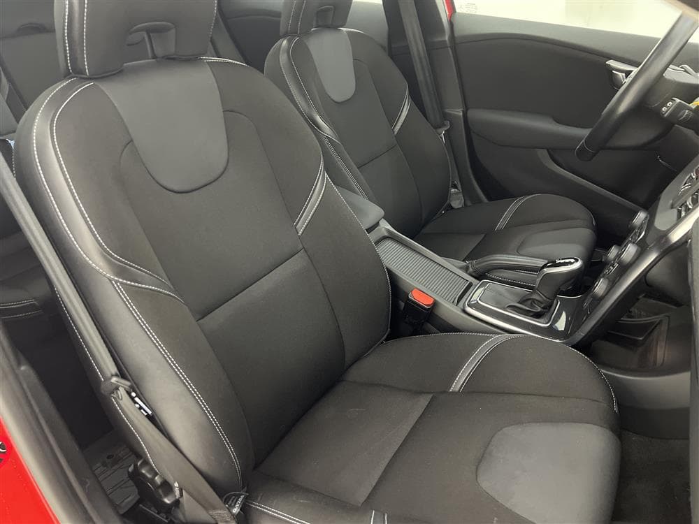 Volvo V40 D2 120hk Advanced B-kam VOC PDC Facelift 0,38l/milinteriör