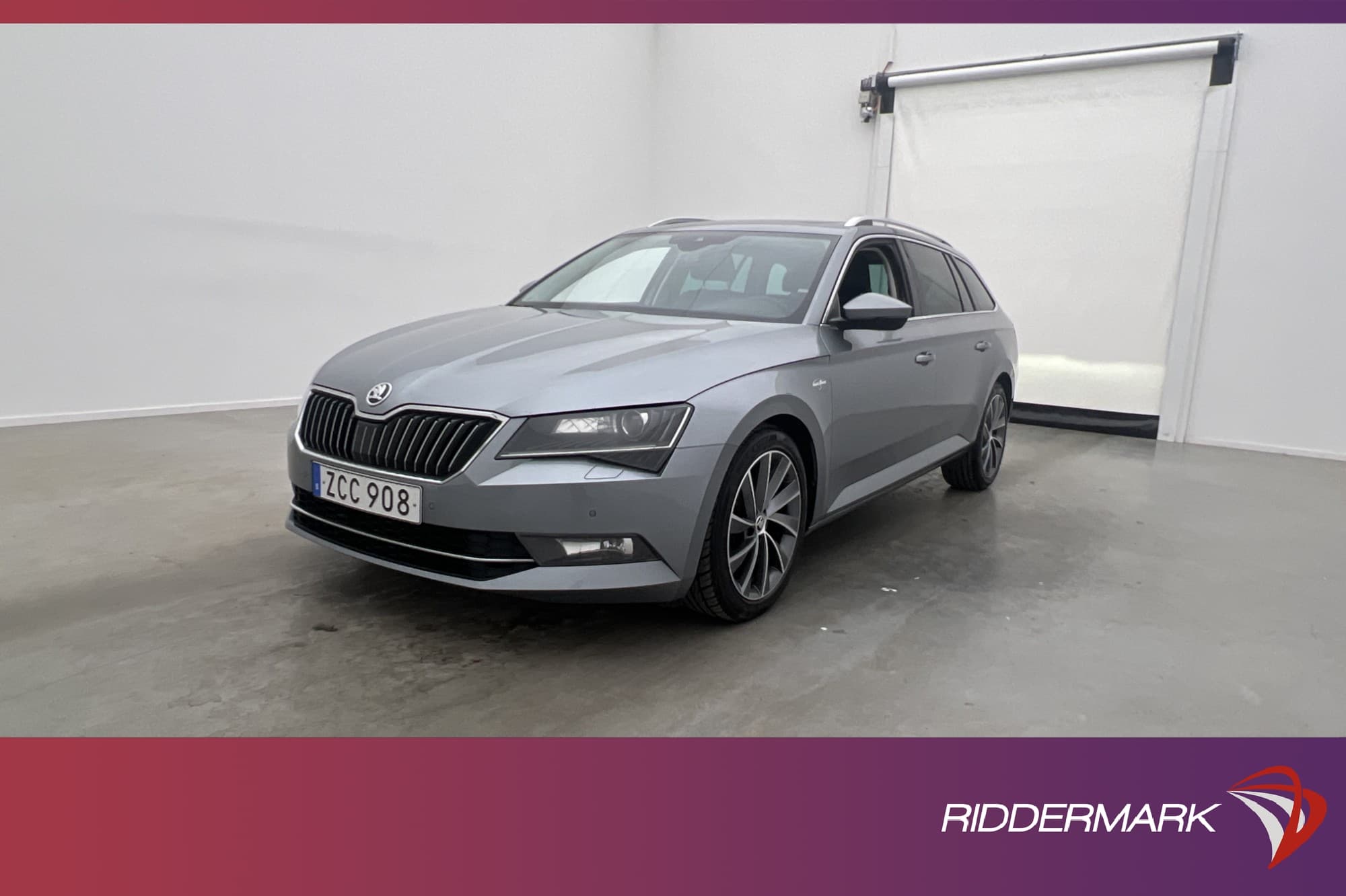 Škoda Superb TDI 4x4 190hk L&K Värmare Panorama Skinn Drag