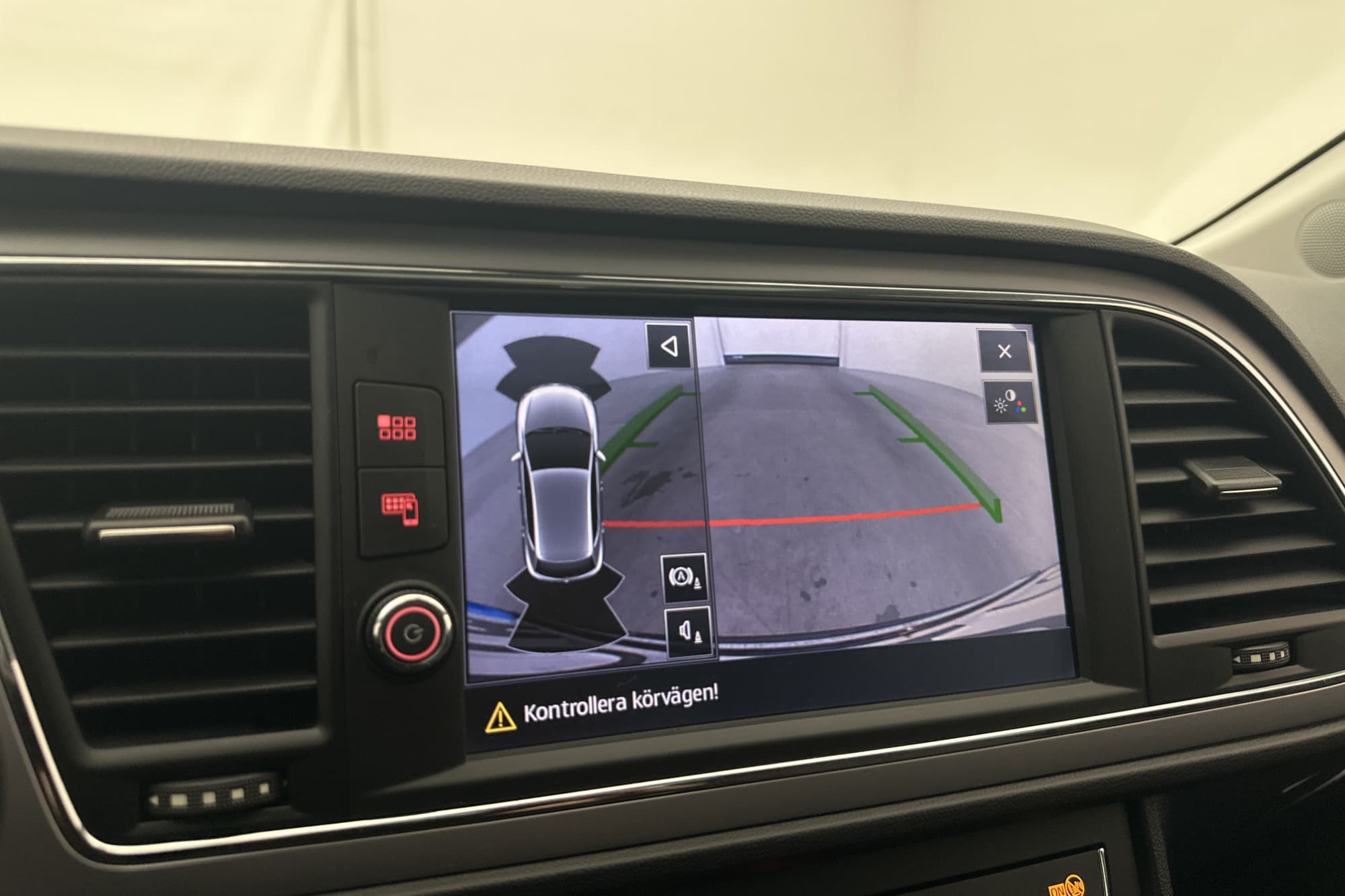SEAT Leon 1.0 TSI 115hk Cockpit  CarPlay Kamera Taklucka