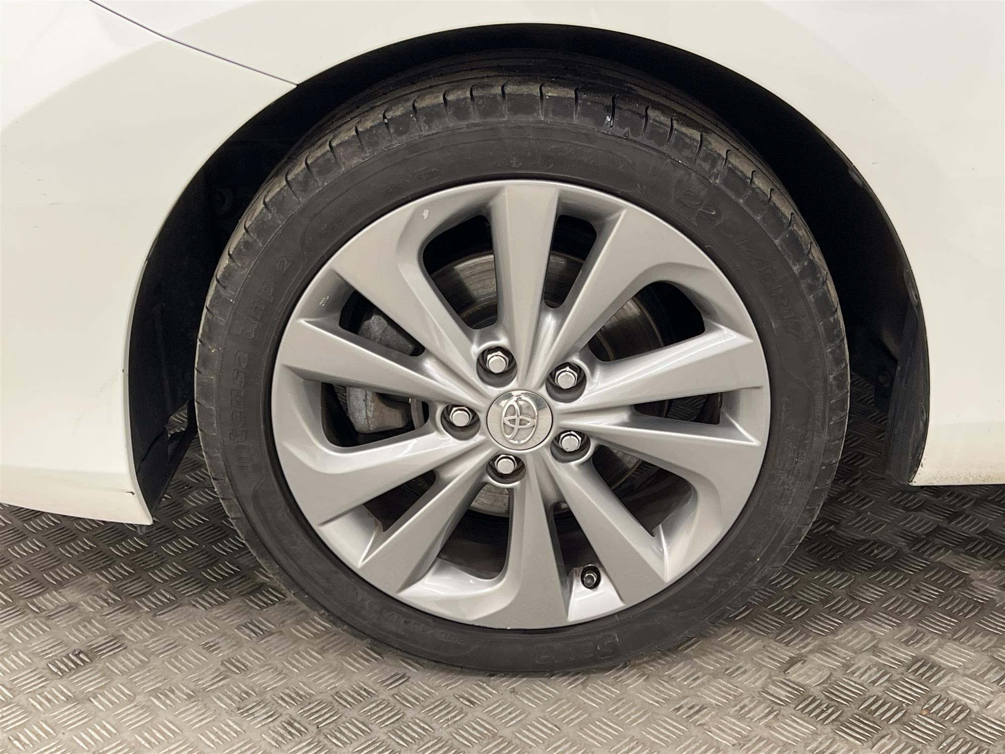 Toyota Auris Hybrid e-CVT 136hk Panorama B-Kam Dragkrok