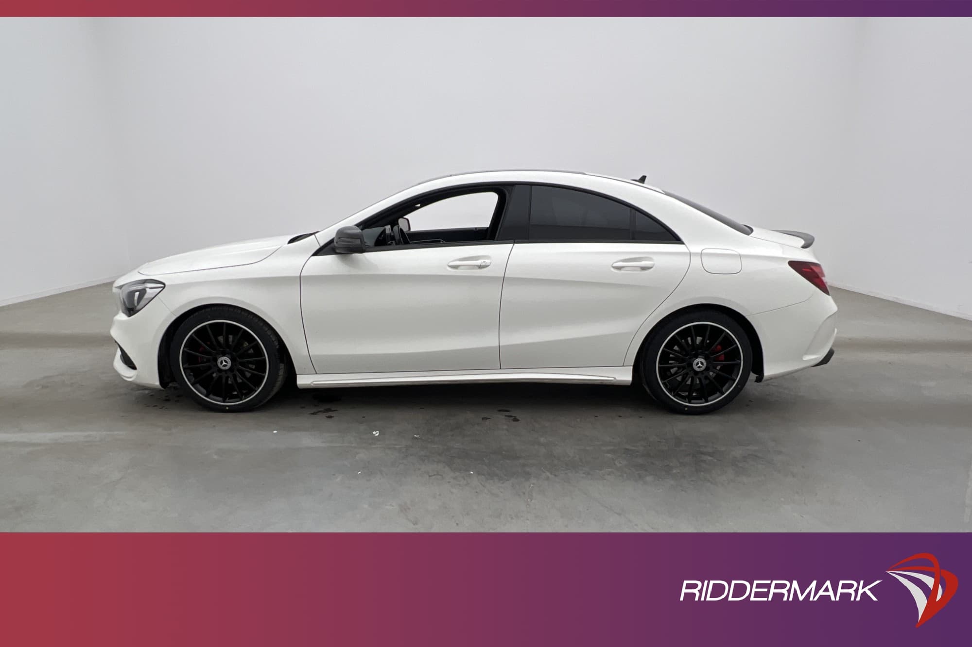 Mercedes-Benz CLA 200 d Coupé  AMG Panorama Backkamera 