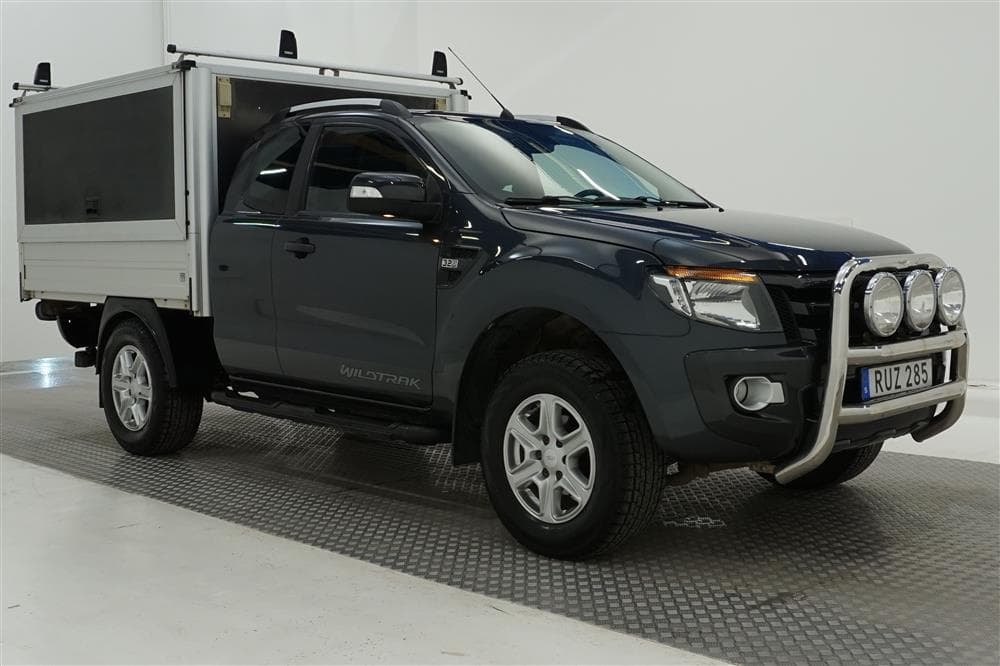 Ford Ranger Wildtrak 3.2 4WD 200hk Värmare Påbyggnad Moms