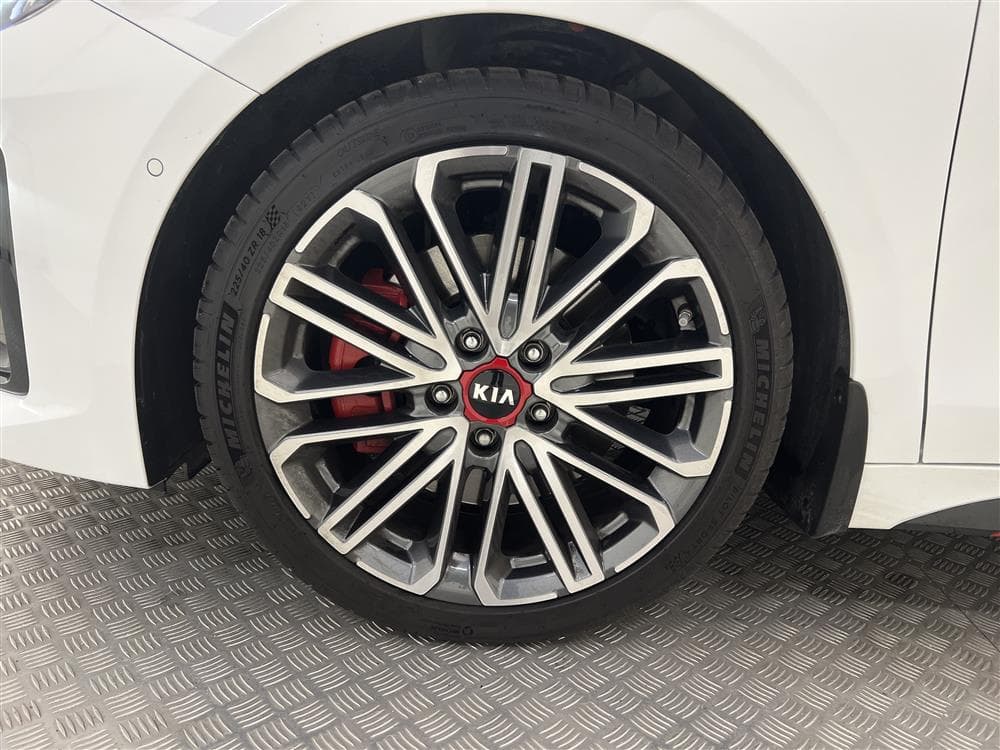 Kia ProCeed GT 1.6 T-GDi 204hk Cockpit Pano JBL Navi B-Kaminteriör