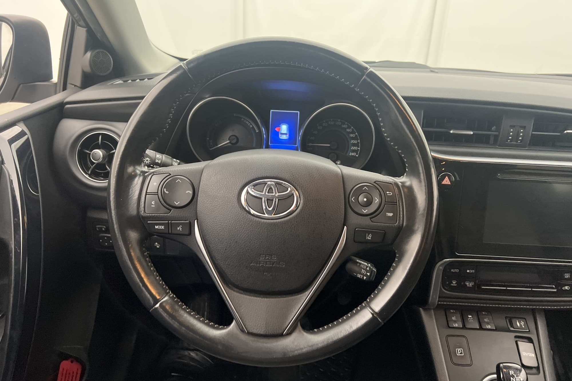 Toyota Auris Touring Sports Hybrid Intense Edt M&K-Värmare