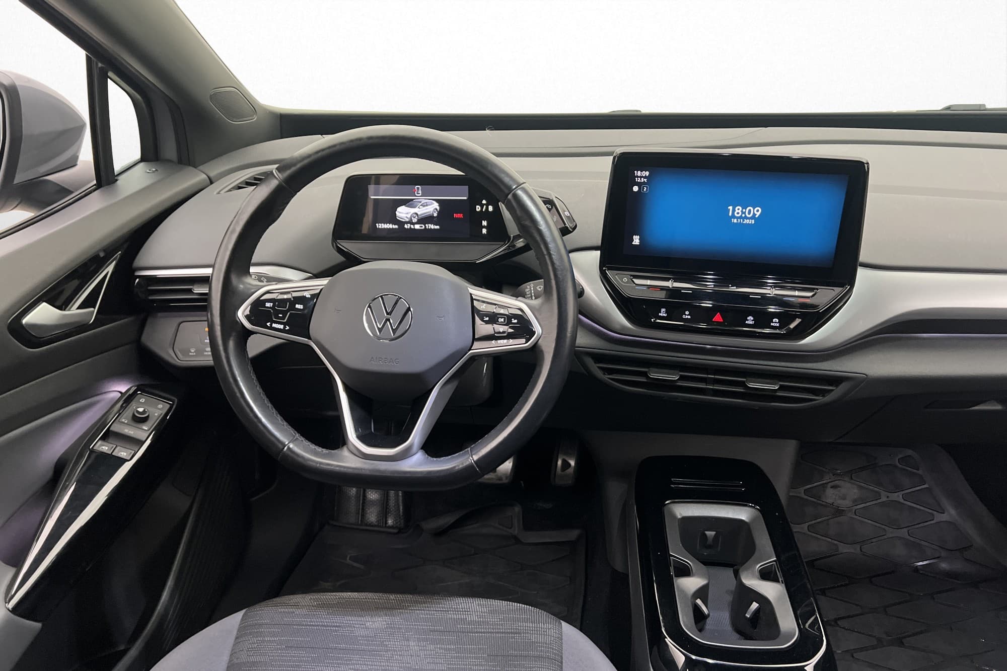 Volkswagen ID.4 Pro Performance 82 kWh Dragkrok MOMS CarPlay