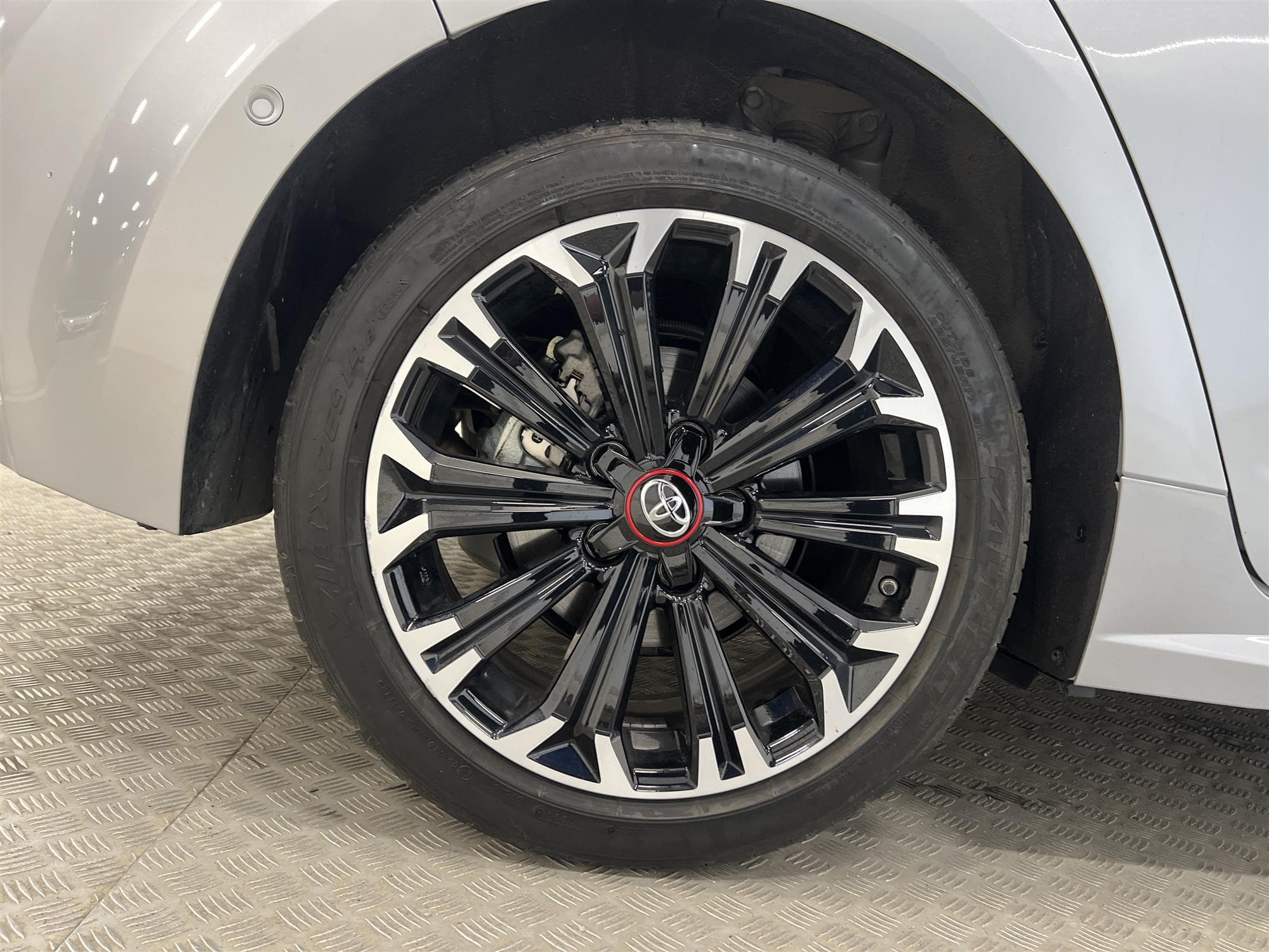 Toyota Corolla Hybrid e-CVT 122hk GR Sports Navi B-Kam
