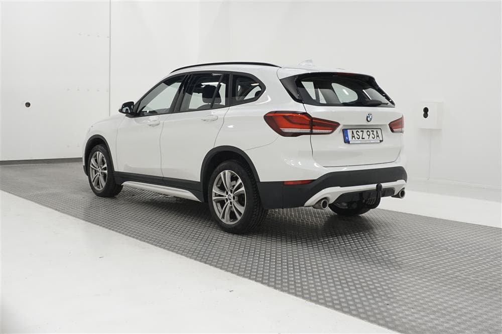 BMW X1 xDrive20d 190hk Sport Line Moms HUD HiFi Navi Dragexteriör