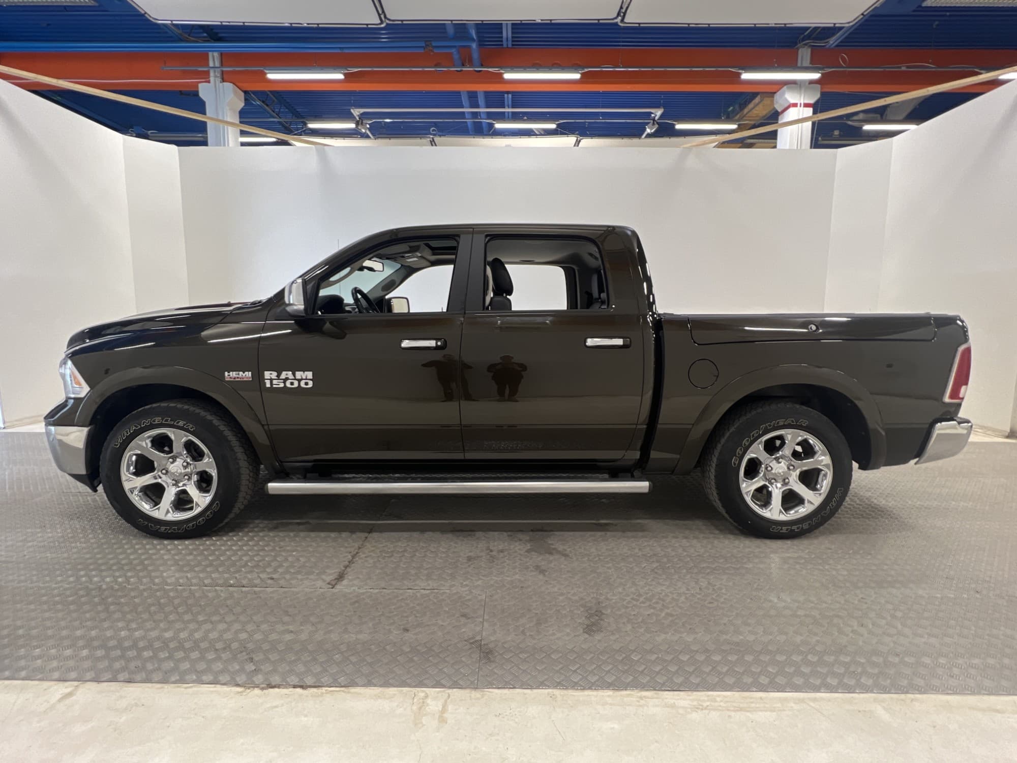 Dodge RAM Laramie 5.7 HEMI 395hk Rambox B-Kamera Nyservad
