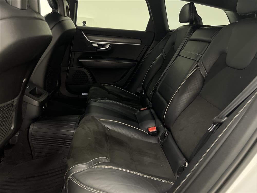 Volvo V90 D3 AWD 150hk R-Design VOC Värmare GPS PDC 0,5l/mil